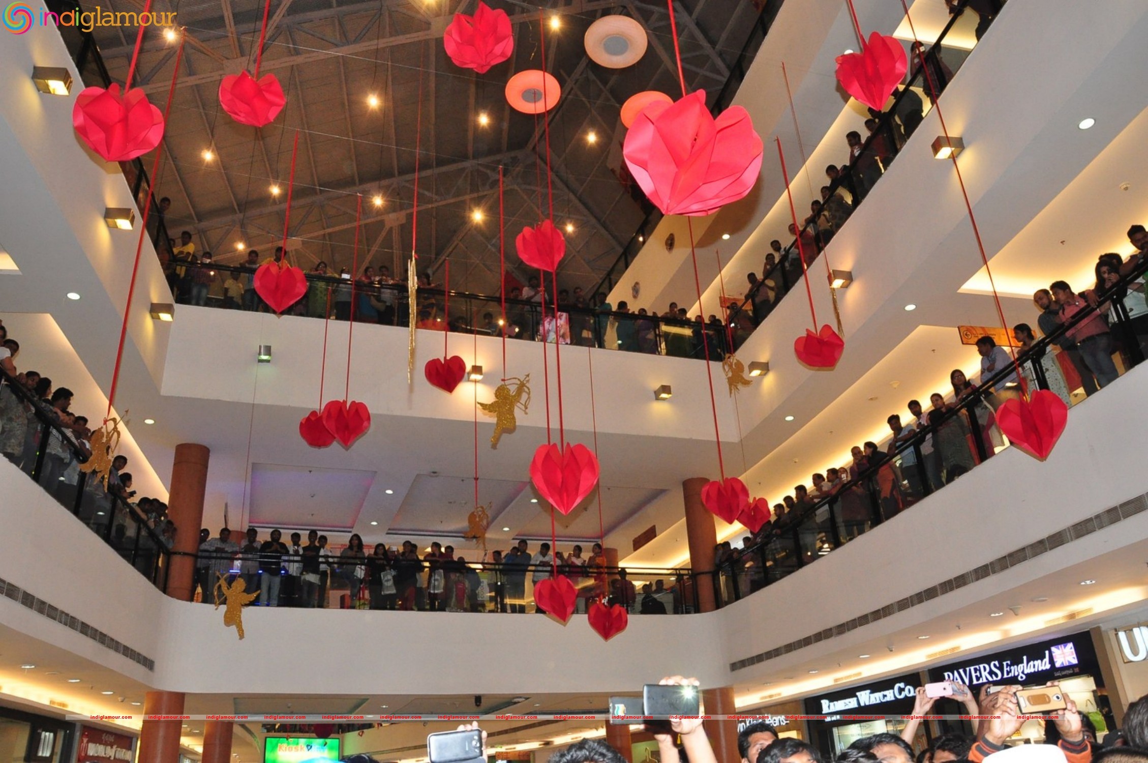 Krishnagaadi Veera Premagadha Team at Inorbit Mall Event hd photo