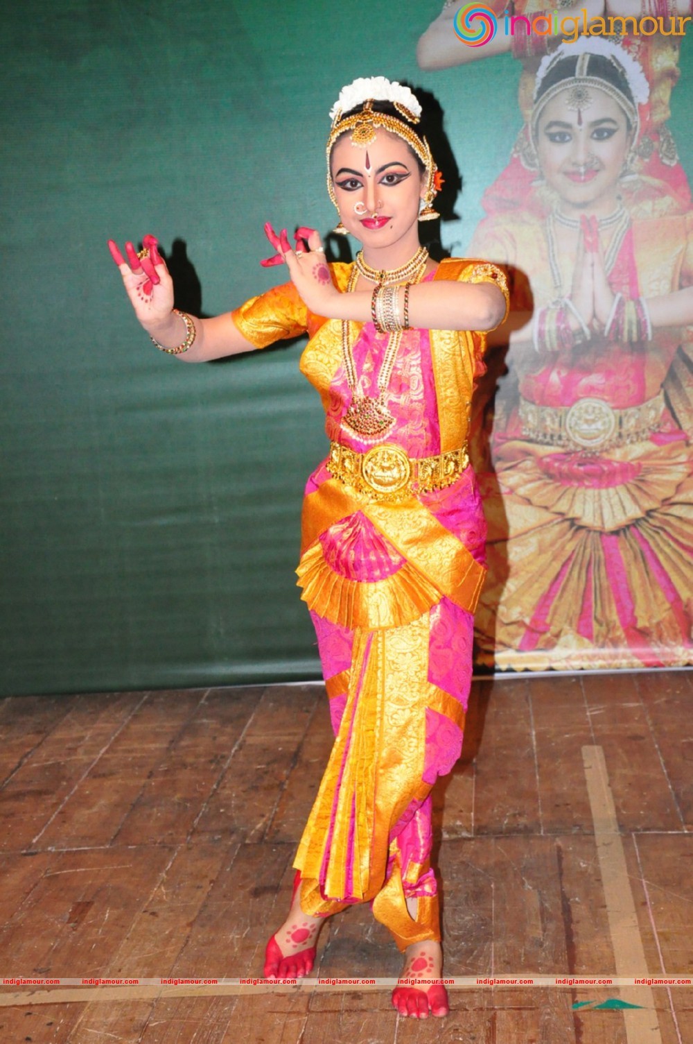 Ashmitha Bharatanatyam Arangetram Chief Guest Bramhanandam Event hd photo