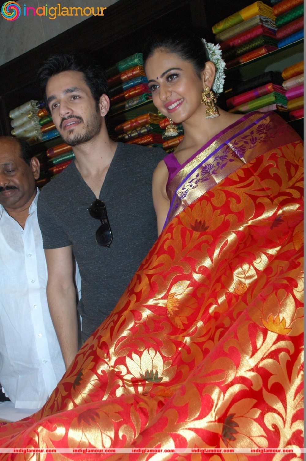 Akhil Akkineni and Rakul Preet Singh Launches South India Shopping Mall Event hd photo