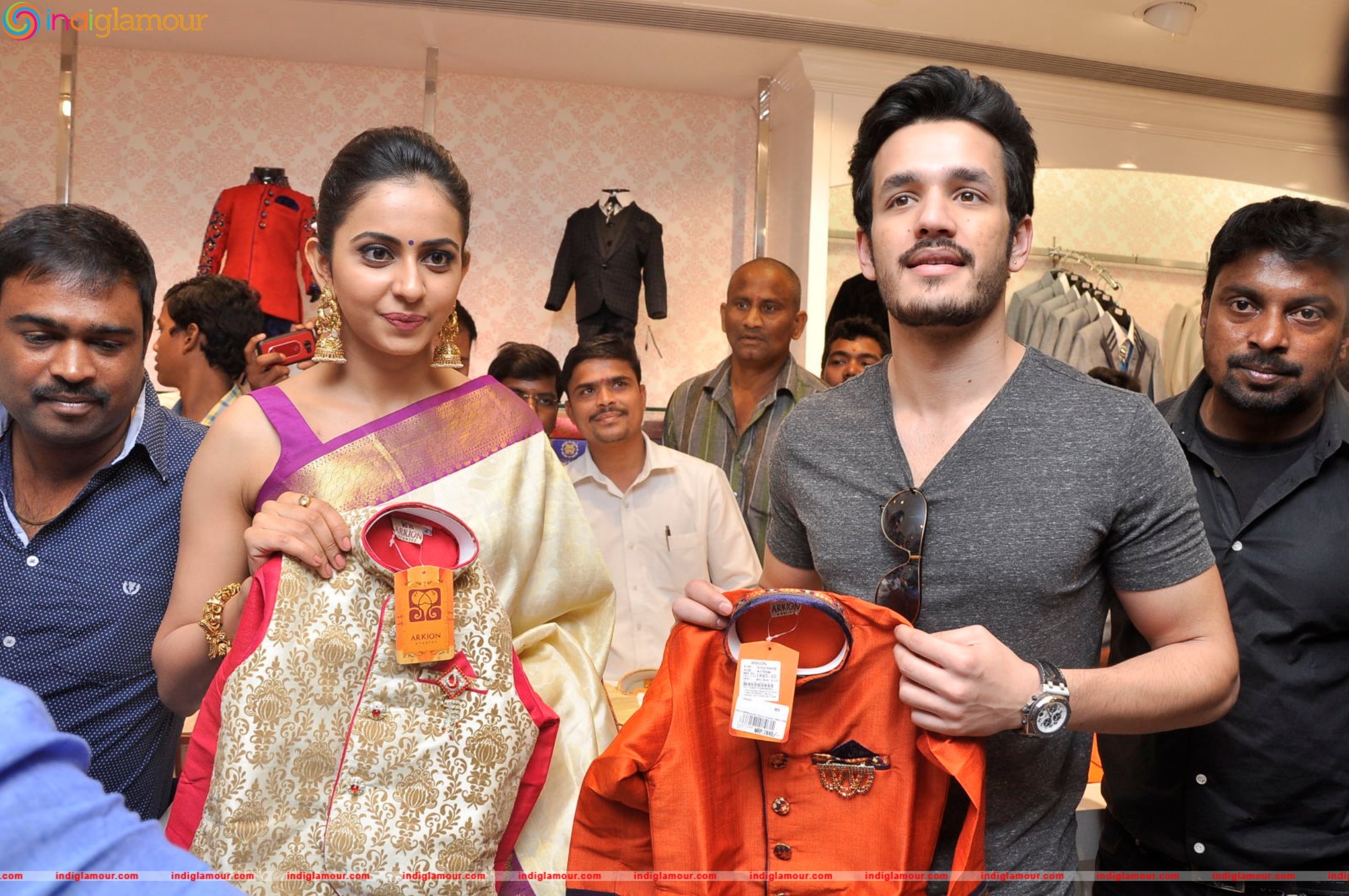 Akhil Akkineni and Rakul Preet Singh Launches South India Shopping Mall Event hd photo