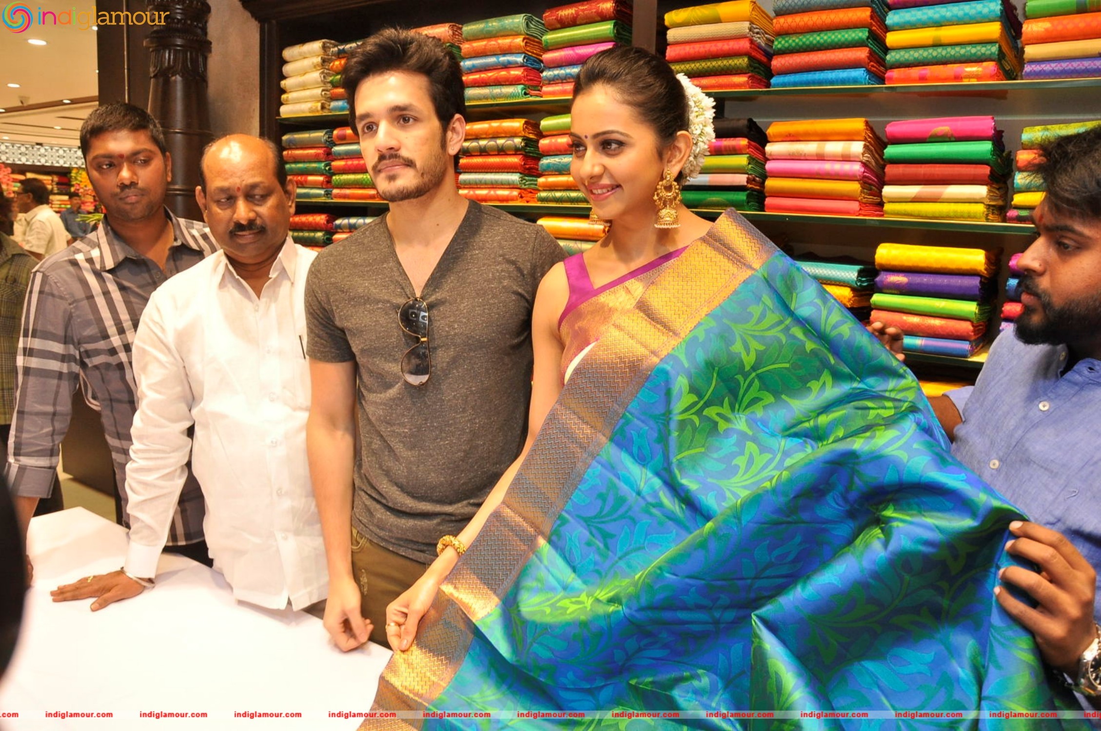 Akhil Akkineni and Rakul Preet Singh Launches South India Shopping Mall Event hd photo