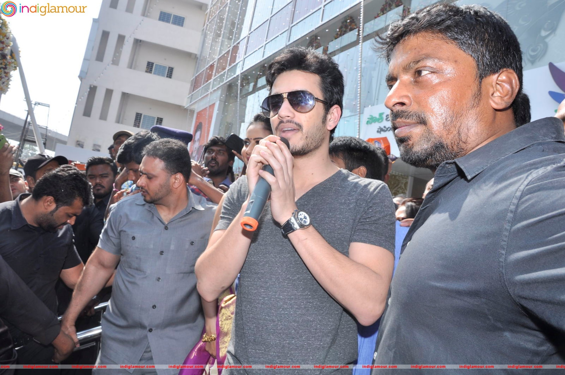 Akhil Akkineni and Rakul Preet Singh Launches South India Shopping Mall Event hd photo