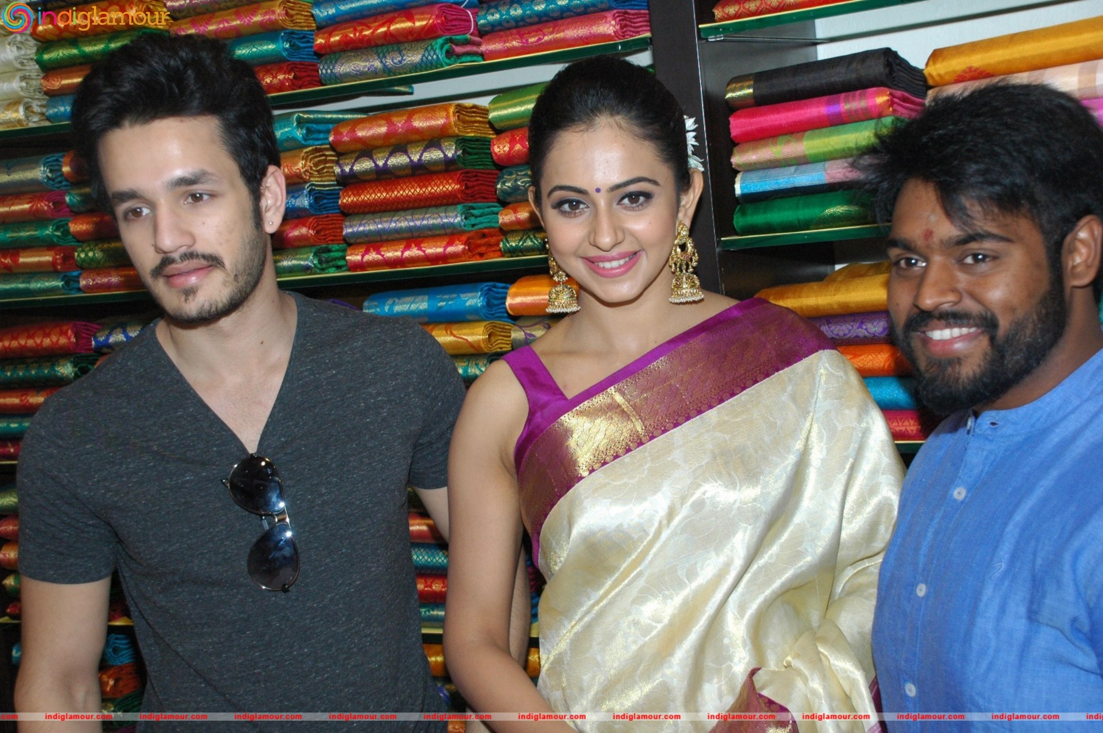 Akhil Akkineni and Rakul Preet Singh Launches South India Shopping Mall Event hd photo