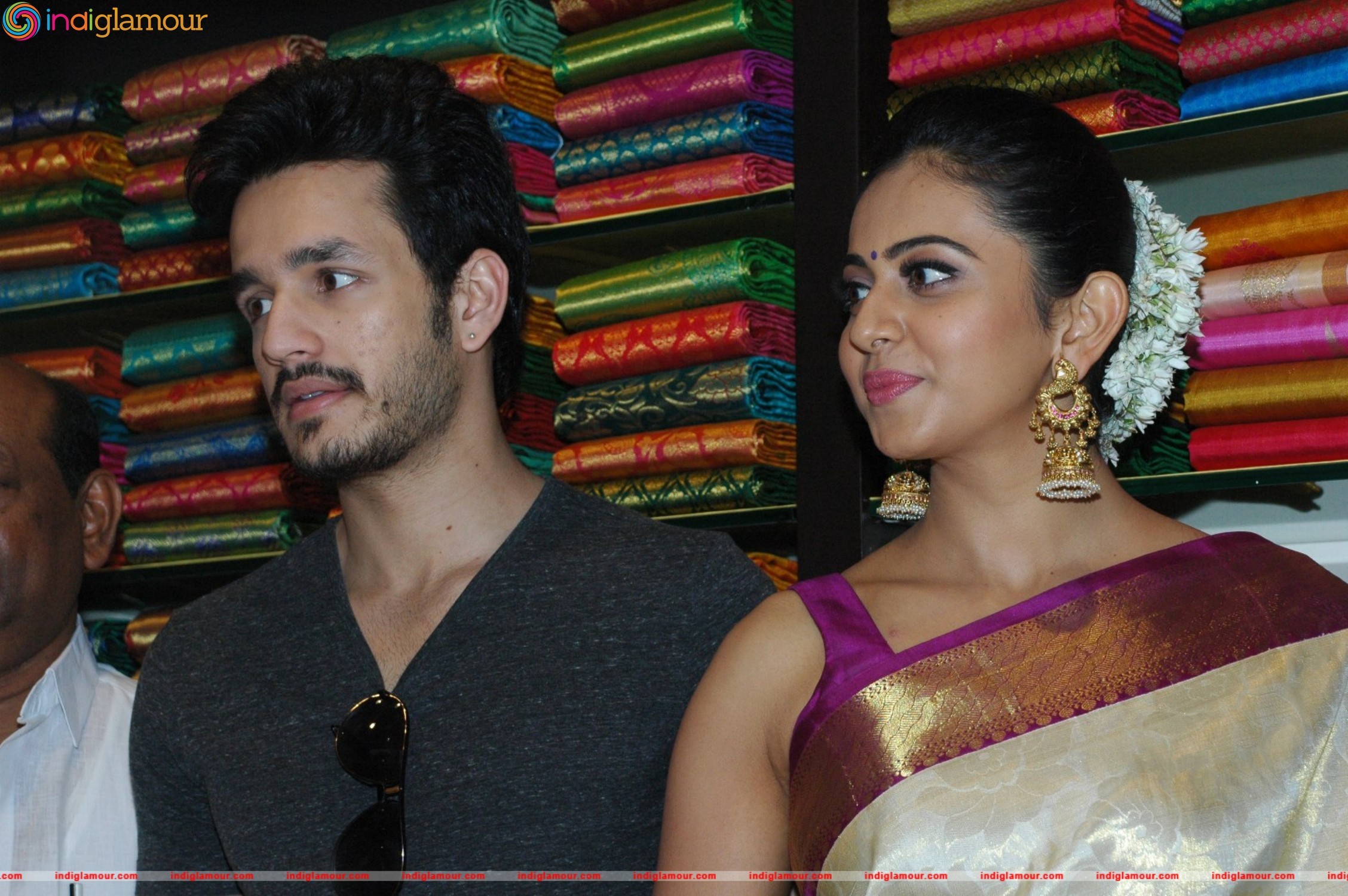 Akhil Akkineni and Rakul Preet Singh Launches South India Shopping Mall Event hd photo