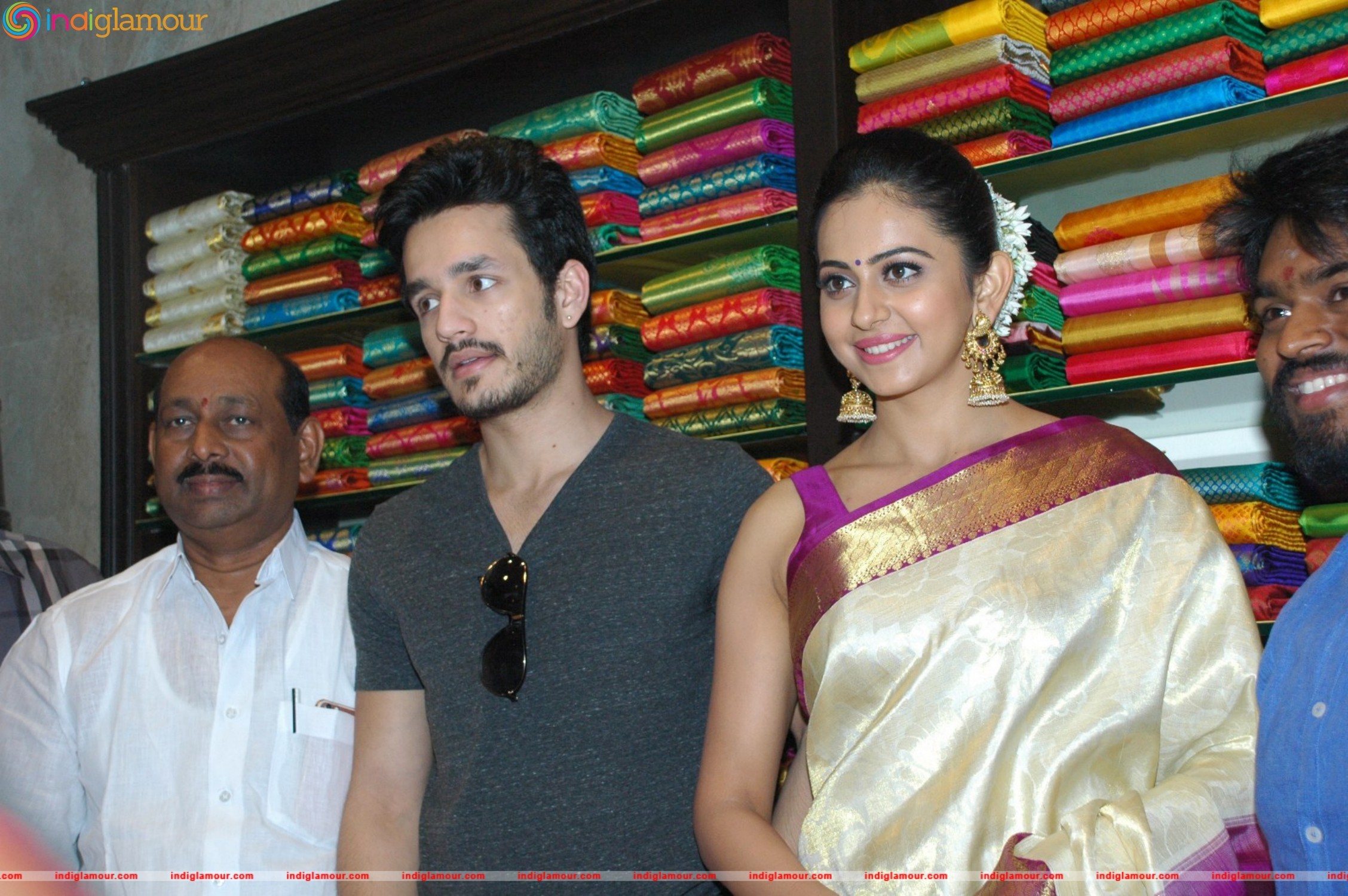 Akhil Akkineni and Rakul Preet Singh Launches South India Shopping Mall Event hd photo