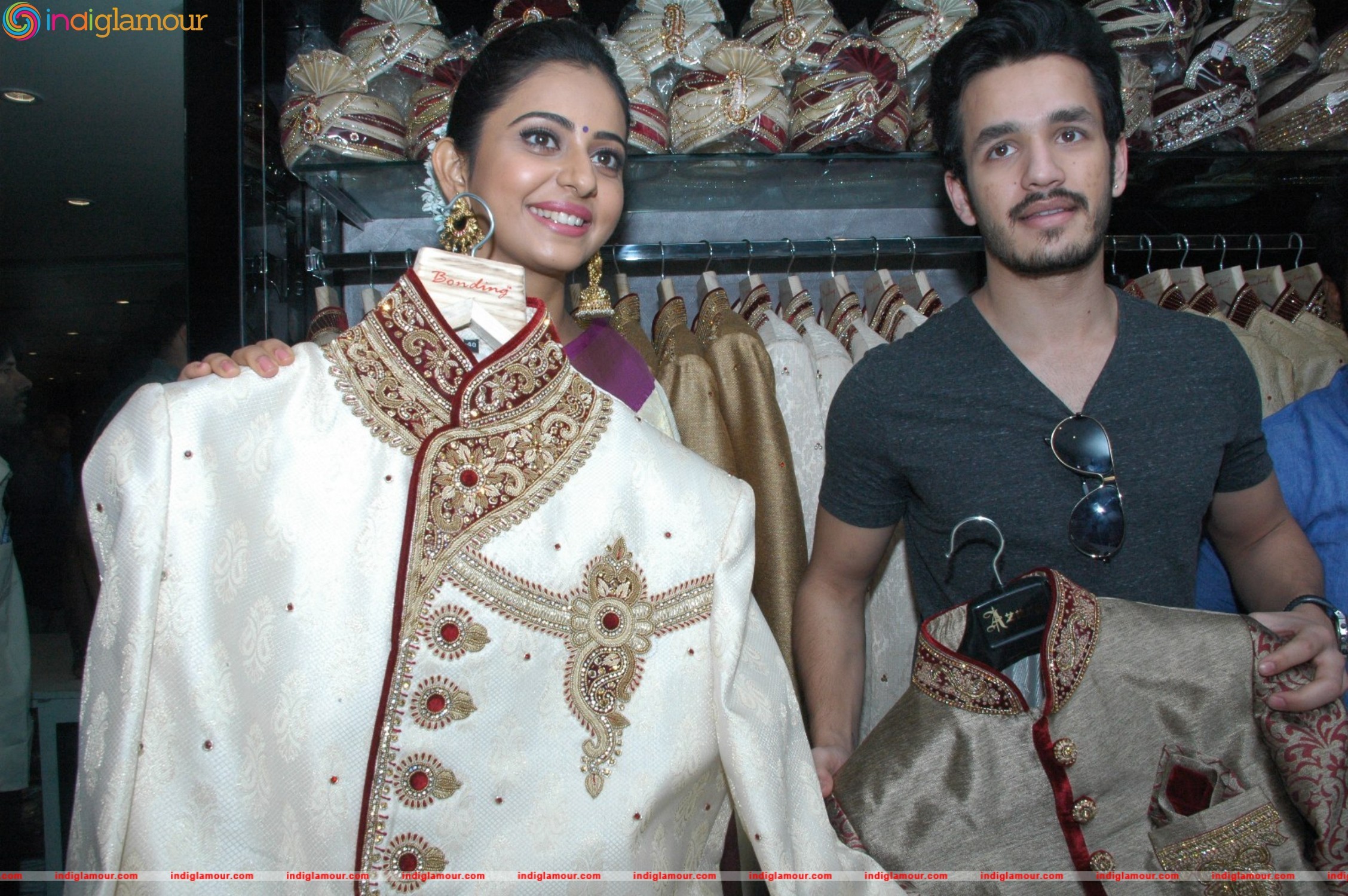 Akhil Akkineni and Rakul Preet Singh Launches South India Shopping Mall Event hd photo