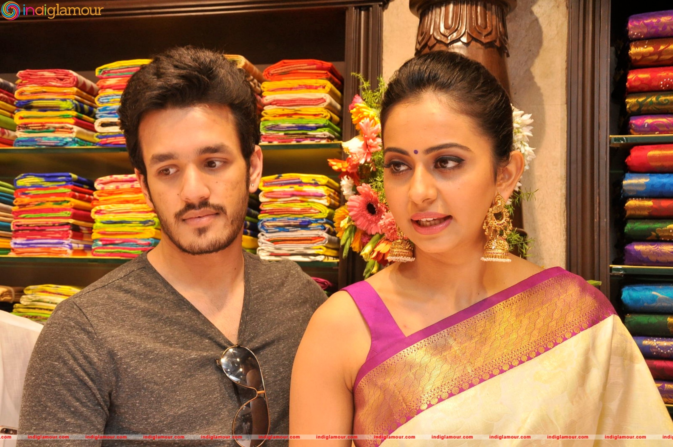 Akhil Akkineni and Rakul Preet Singh Launches South India Shopping Mall Event hd photo