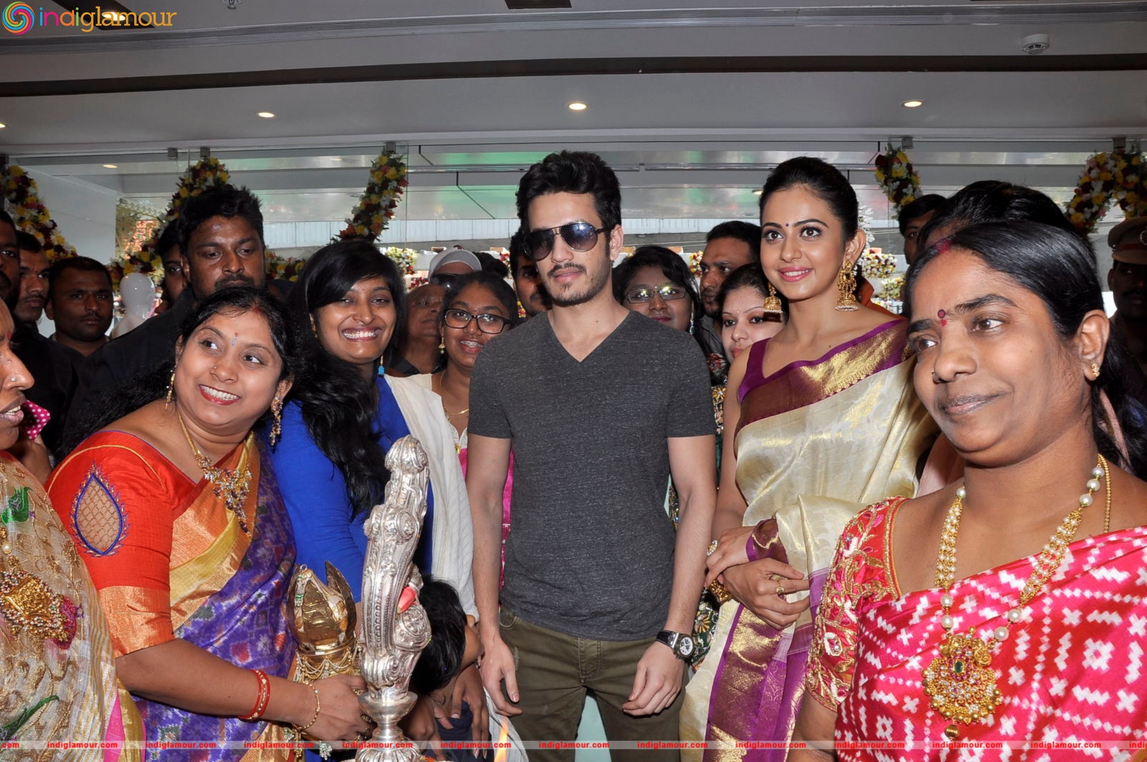 Akhil Akkineni and Rakul Preet Singh Launches South India Shopping Mall Event hd photo