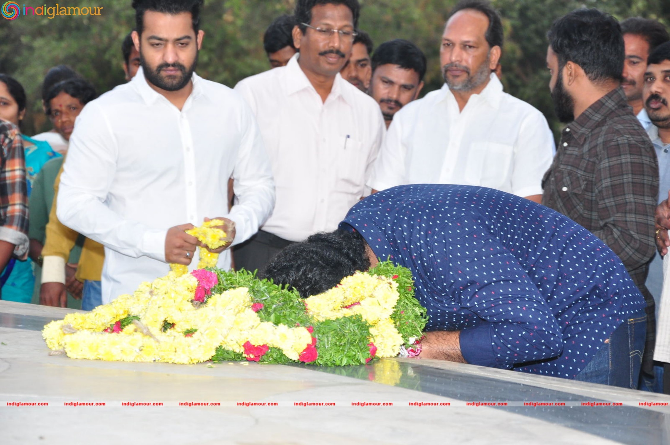 NTR 20th Vardhanthi Stills At NTR Ghat Event hd photo
