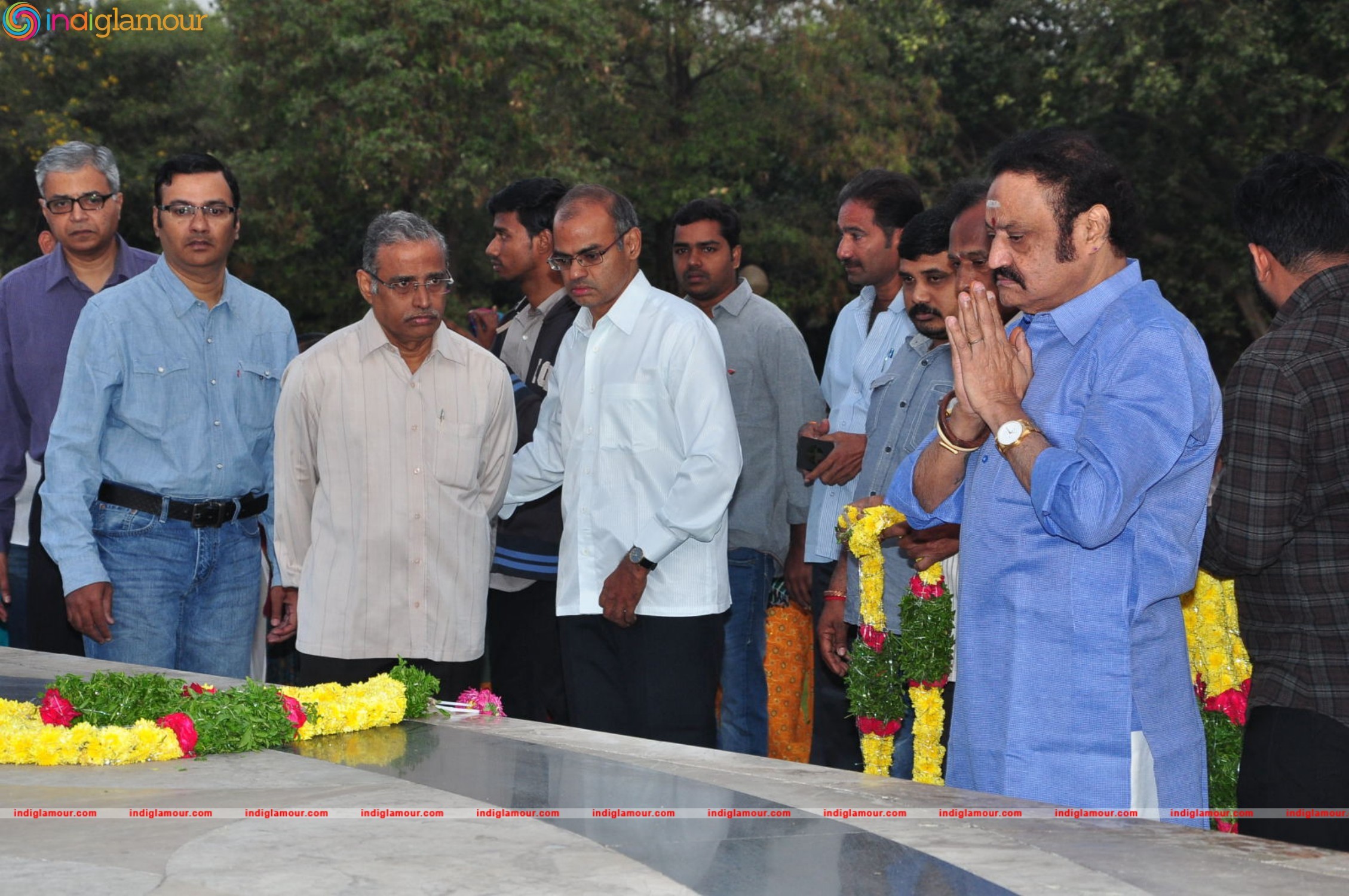 NTR 20th Vardhanthi Stills At NTR Ghat Event hd photo