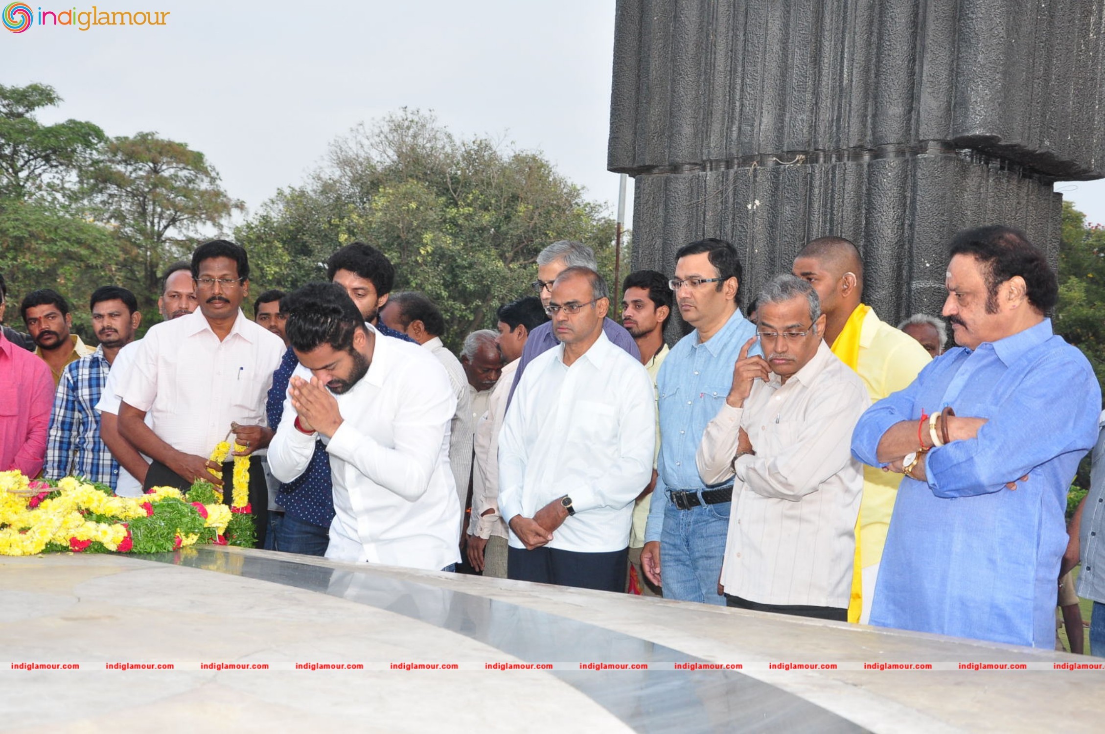 NTR 20th Vardhanthi Stills At NTR Ghat Event hd photo