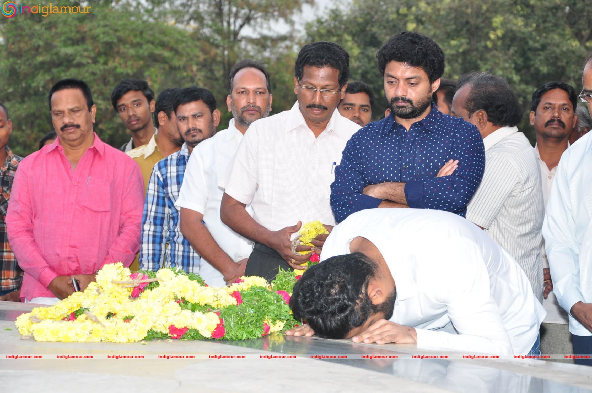 NTR 20th Vardhanthi Stills At NTR Ghat Event hd photo