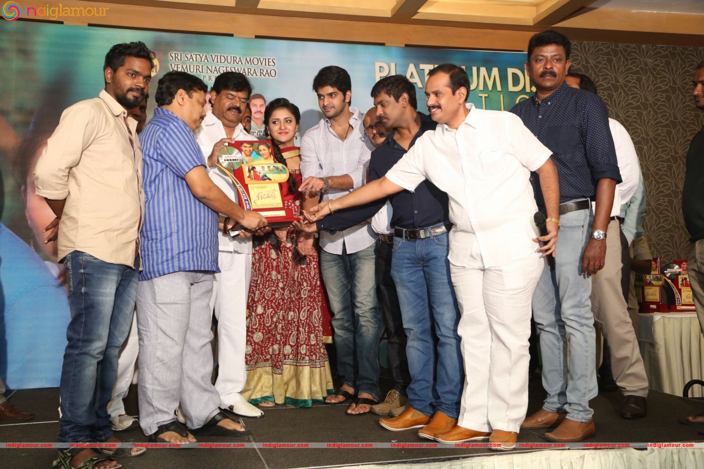 Nee Jathaleka Platinum Disc Function Event hd photo