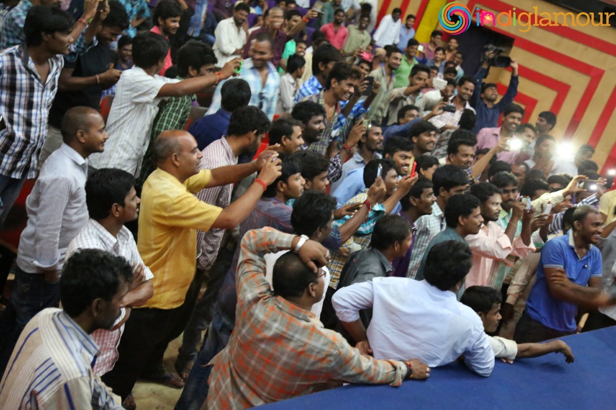 Rojulu Marayi Team In Sriramulu Theatre Event hd photo