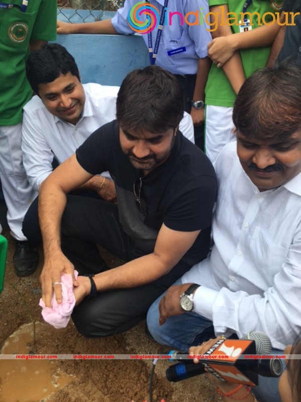 HARITHA HARAM with SRIKANTH and Mayor Event hd photo