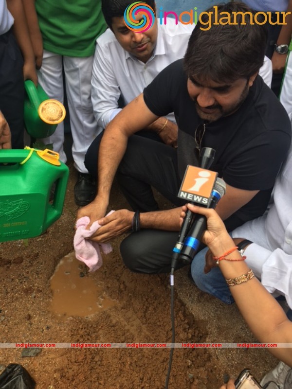 HARITHA HARAM with SRIKANTH and Mayor Event hd photo