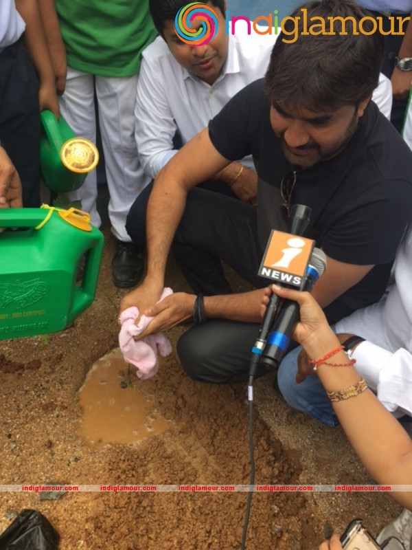 HARITHA HARAM with SRIKANTH and Mayor Event hd photo