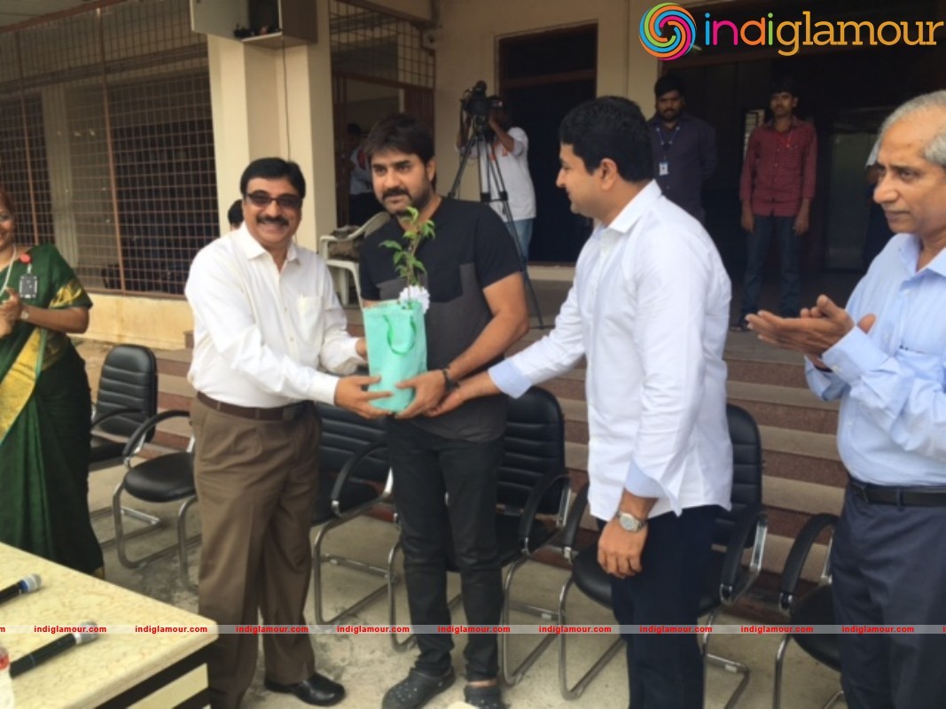 HARITHA HARAM with SRIKANTH and Mayor Event hd photo