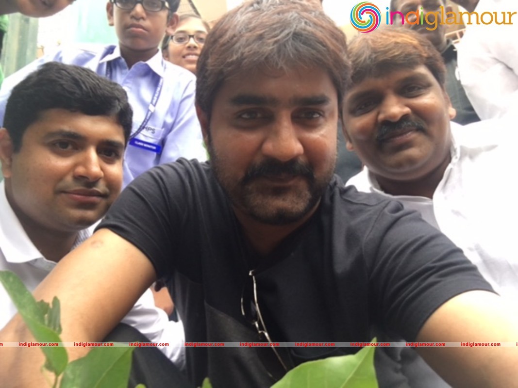 HARITHA HARAM with SRIKANTH and Mayor Event hd photo