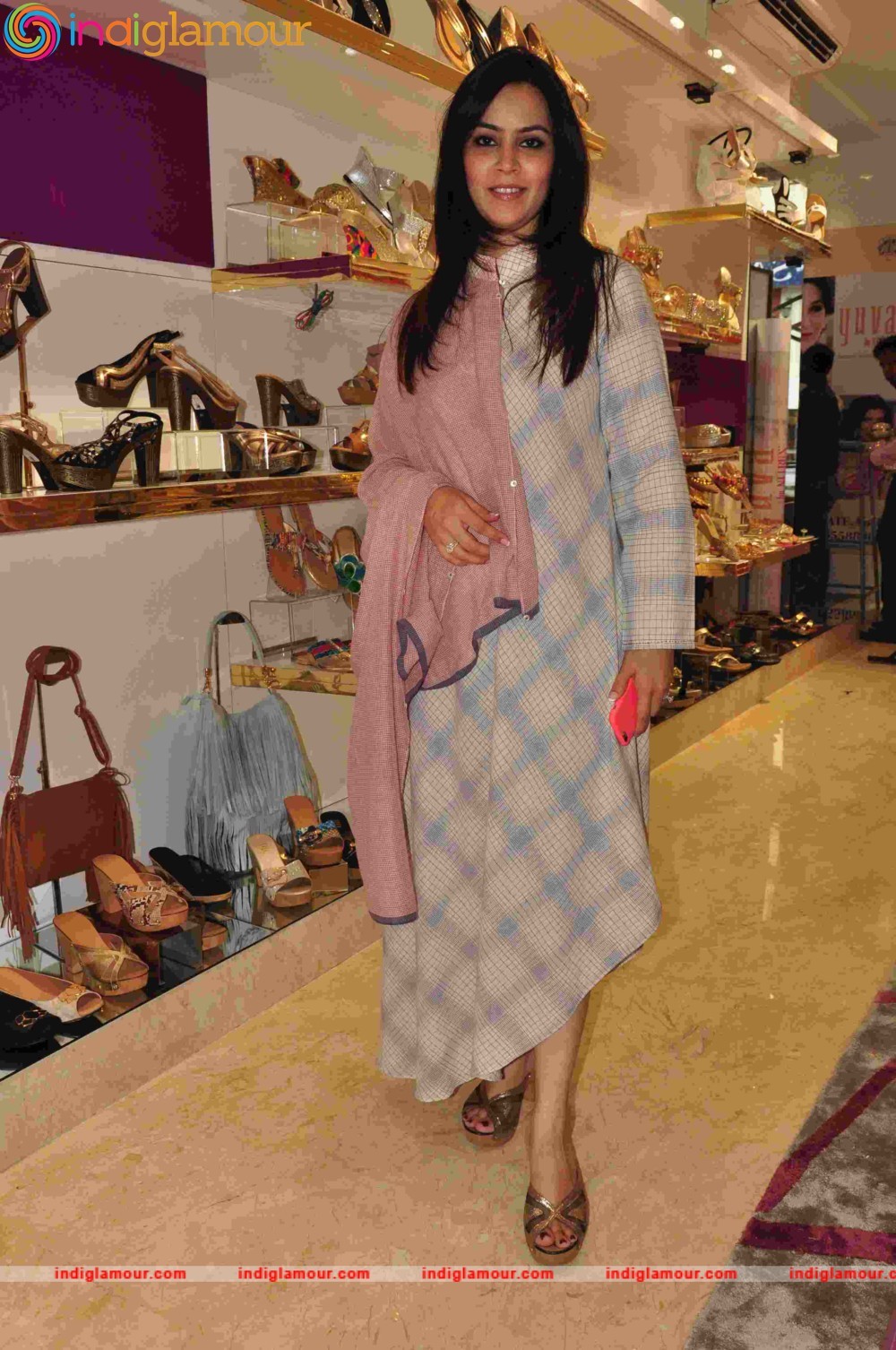 Neeru Opens Yuva Footwear Event hd photo