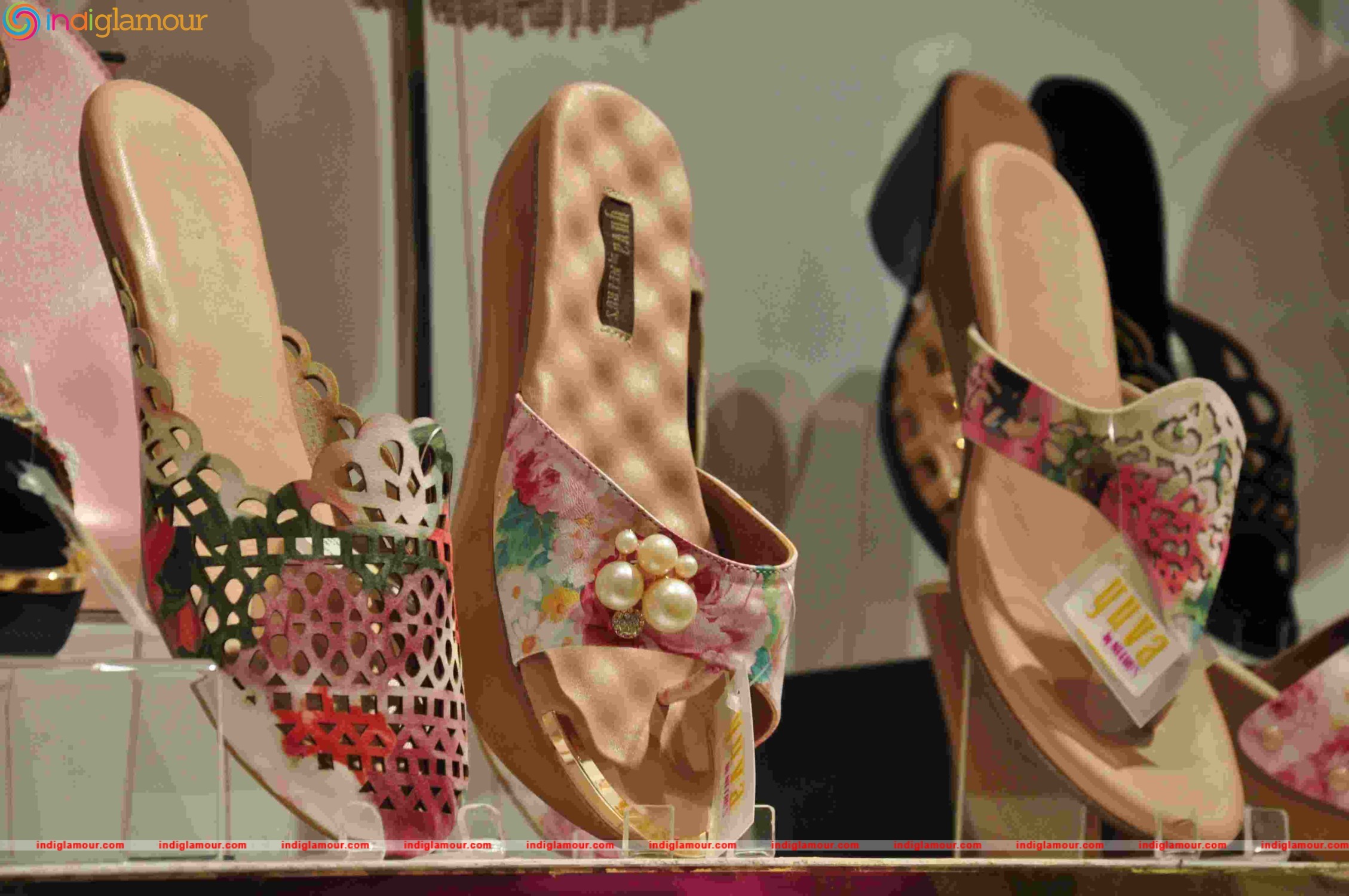 Neeru Opens Yuva Footwear Event hd photo