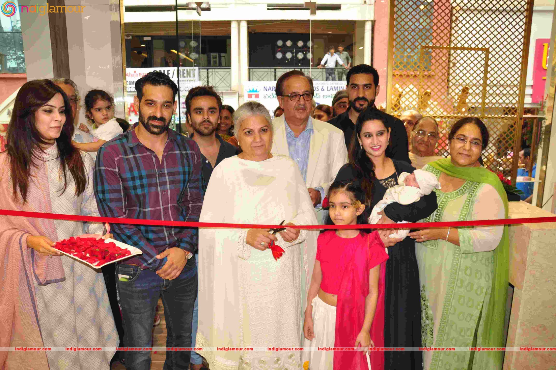 Neeru Opens Yuva Footwear Event hd photo