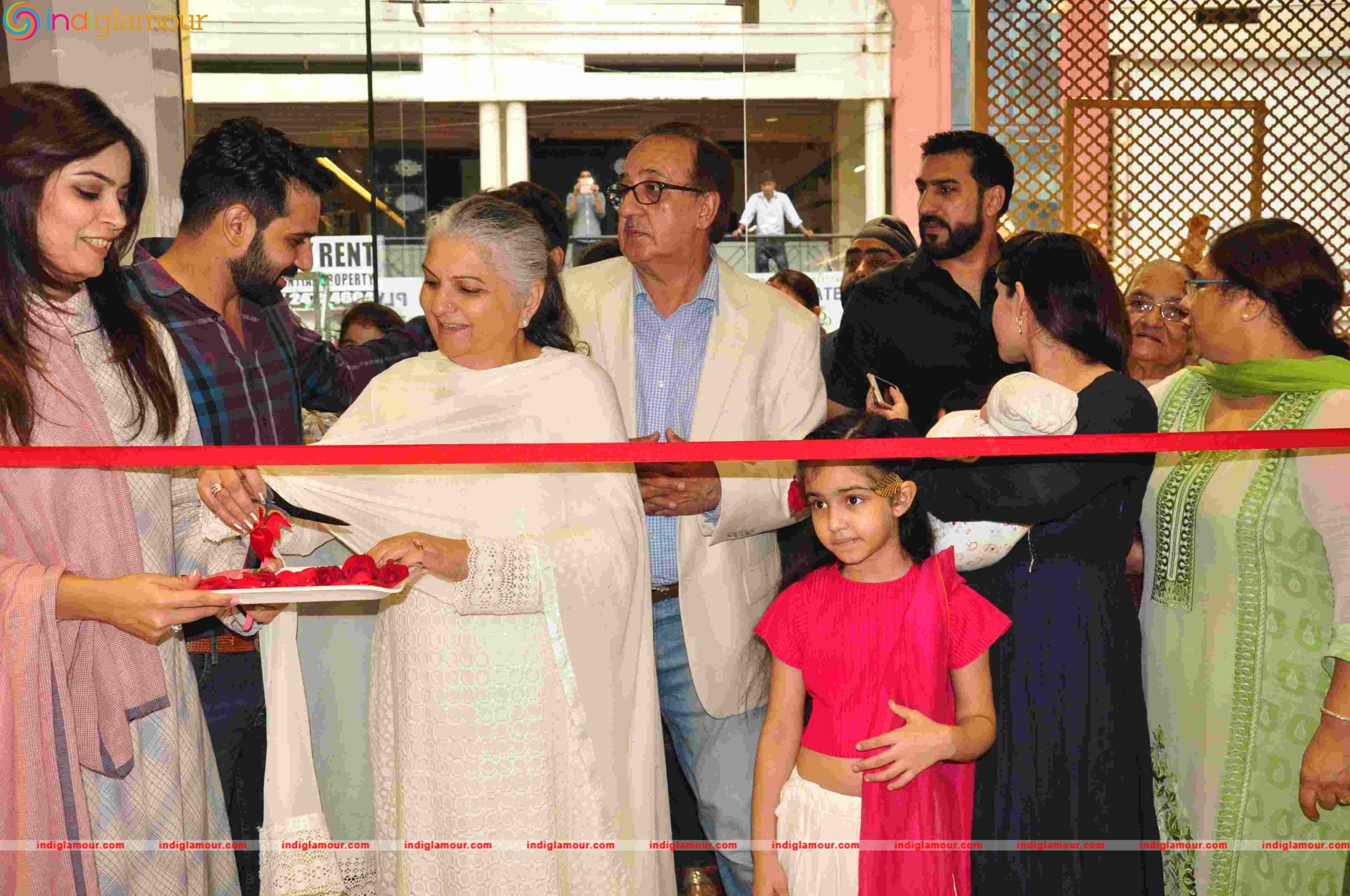 Neeru Opens Yuva Footwear Event hd photo