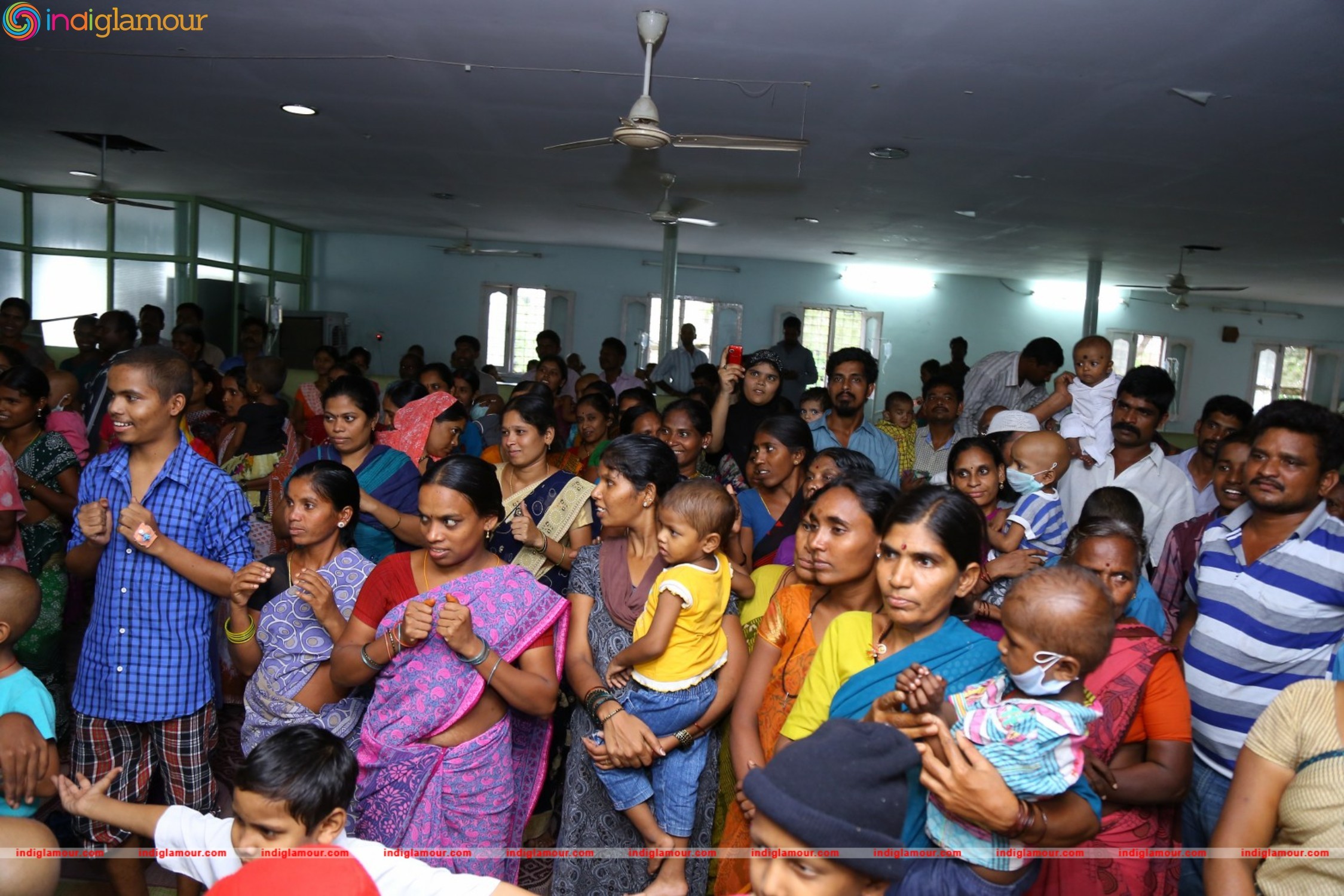Thikka Movie Team Visits Cancer Striken Children at MNJ Hospital Event hd photo