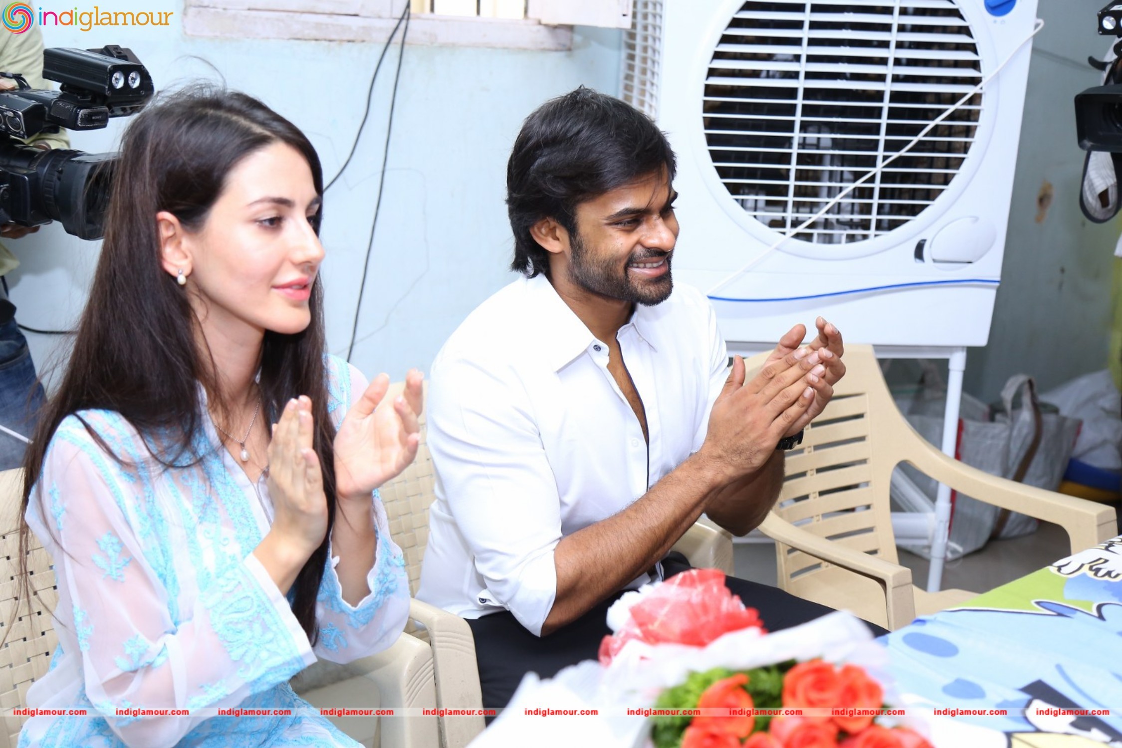 Thikka Movie Team Visits Cancer Striken Children at MNJ Hospital Event hd photo