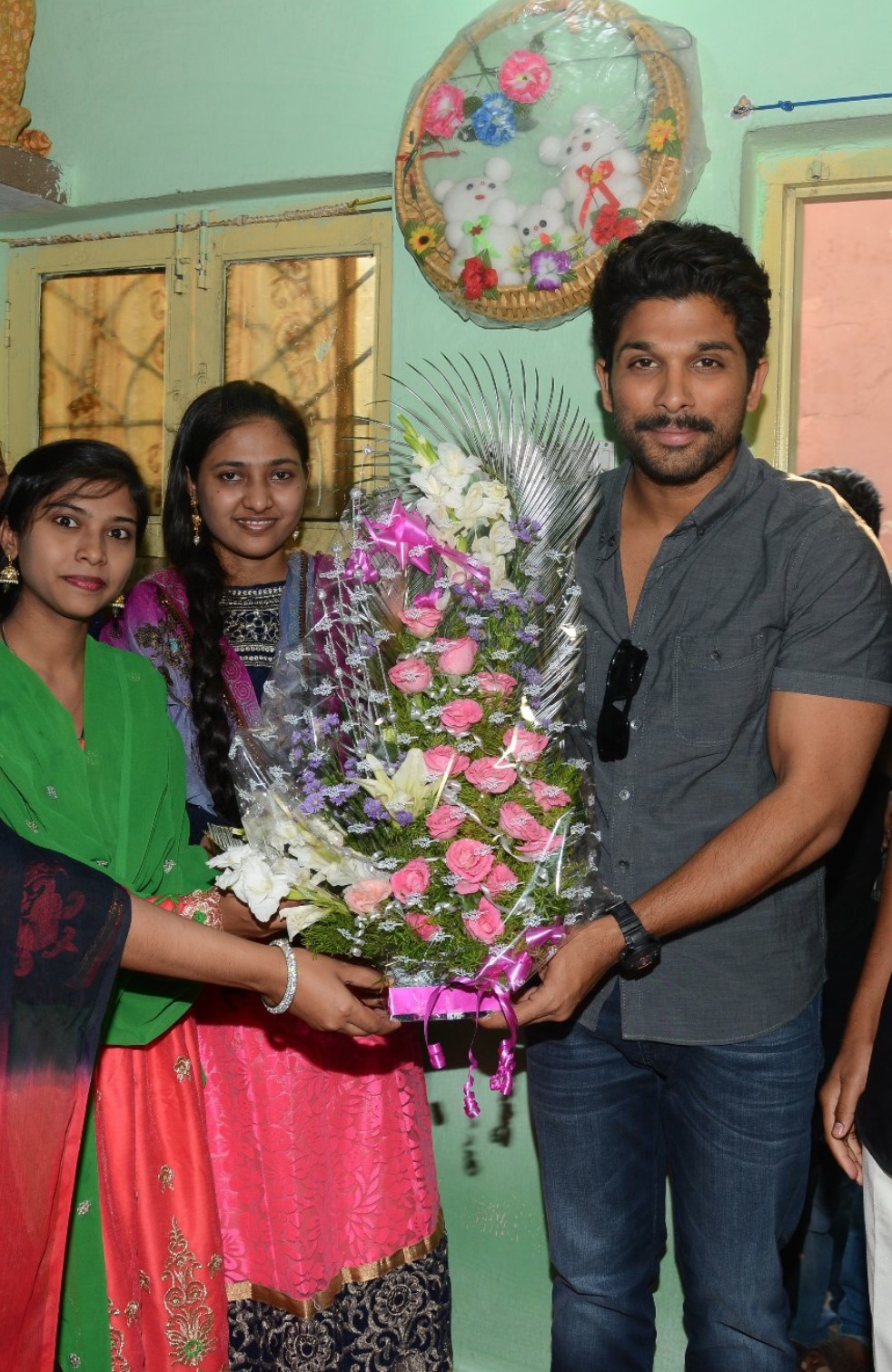Allu Arjun initiates Ram Charan's Birthday programs Event hd photo
