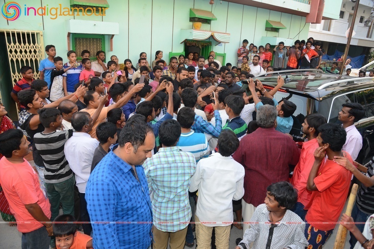 Allu Arjun initiates Ram Charan's Birthday programs Event hd photo