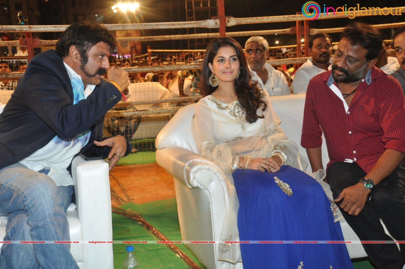 Raja Cheyyi Veste Movie Audio Event hd photo