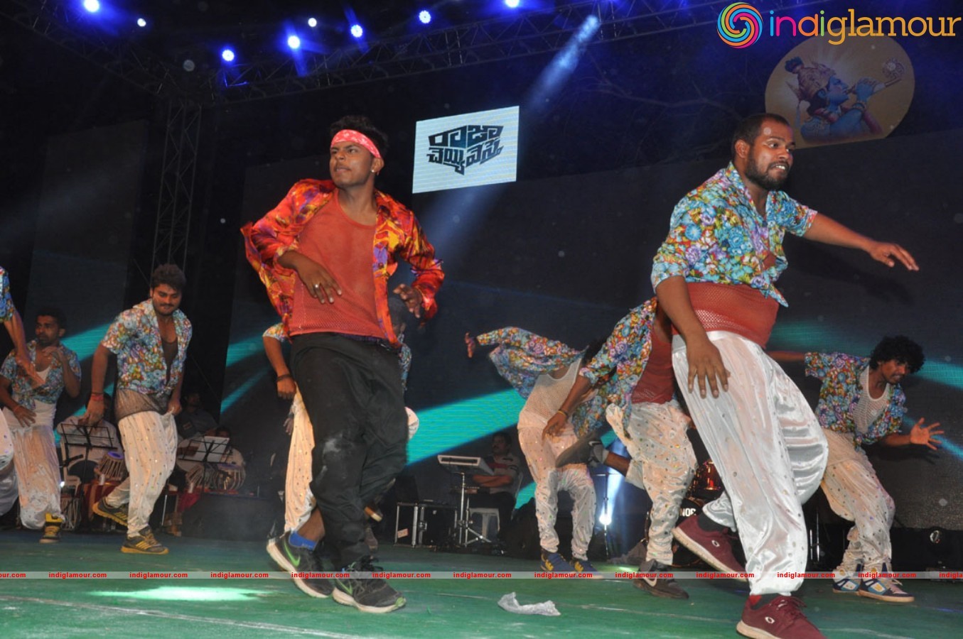 Raja Cheyyi Veste Movie Audio Event hd photo
