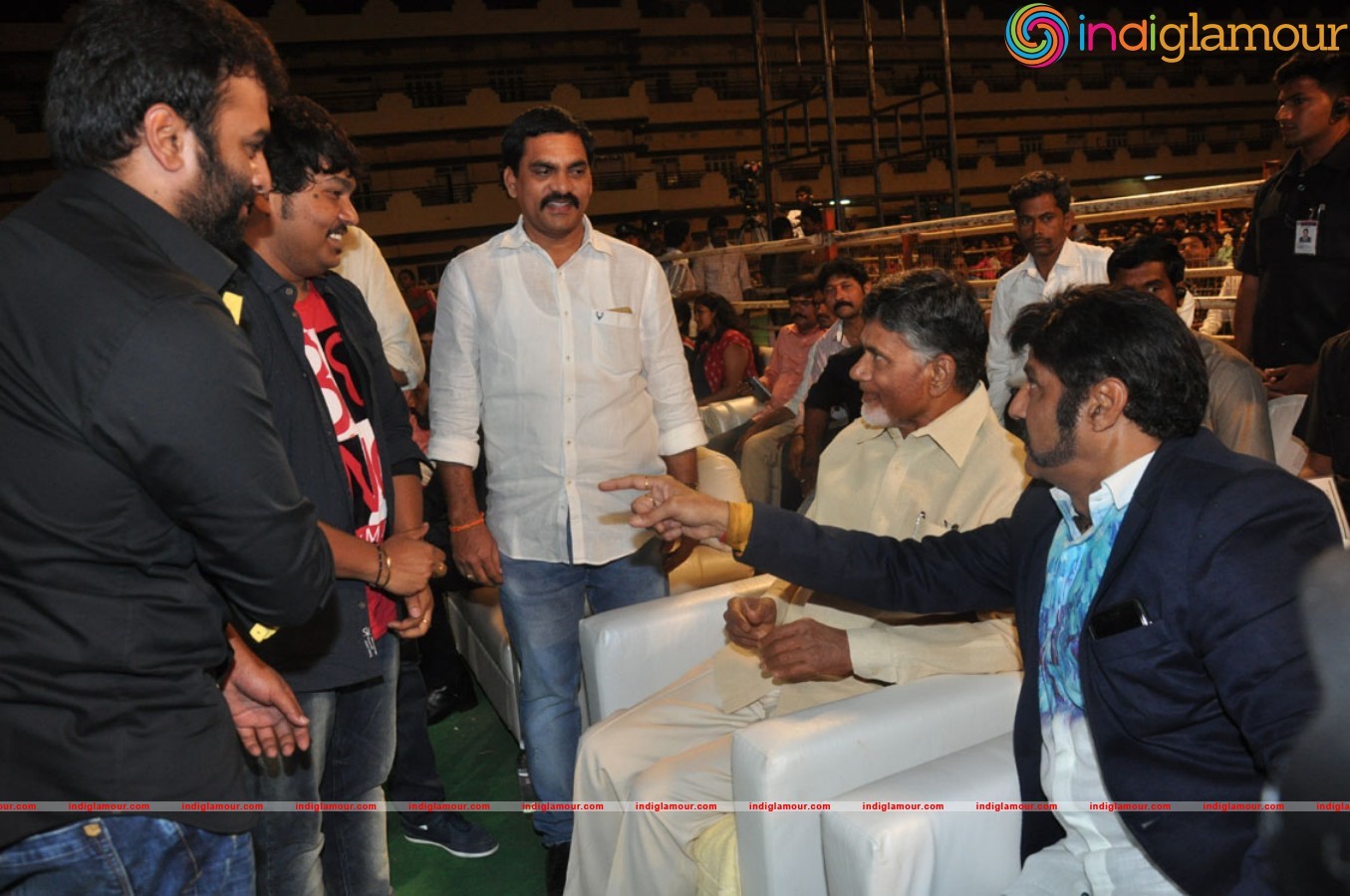 Raja Cheyyi Veste Movie Audio Event hd photo