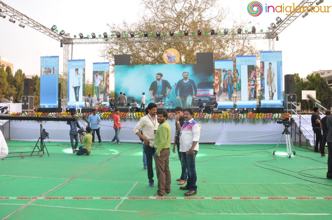 Raja Cheyyi Veste Movie Audio Event hd photo