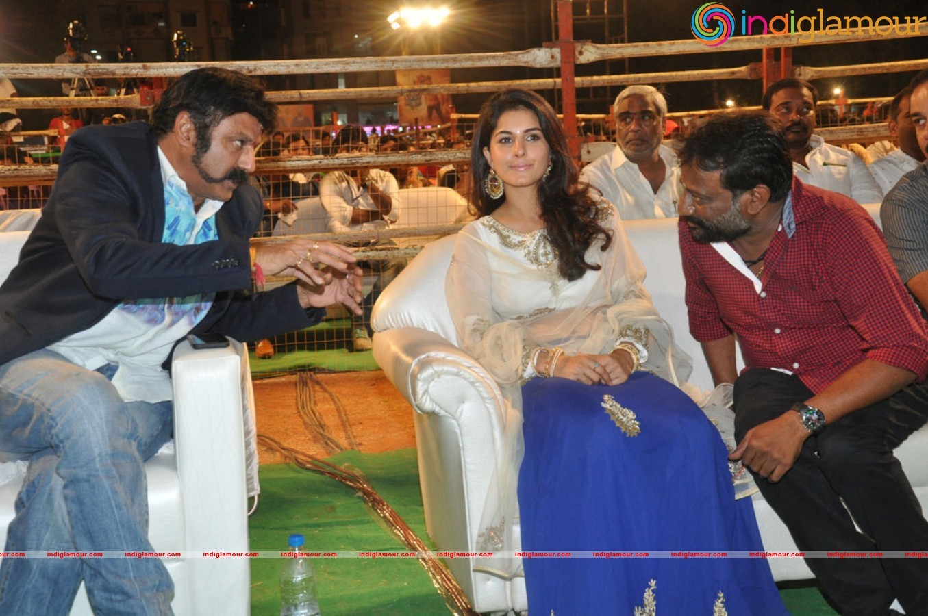 Raja Cheyyi Veste Movie Audio Event hd photo