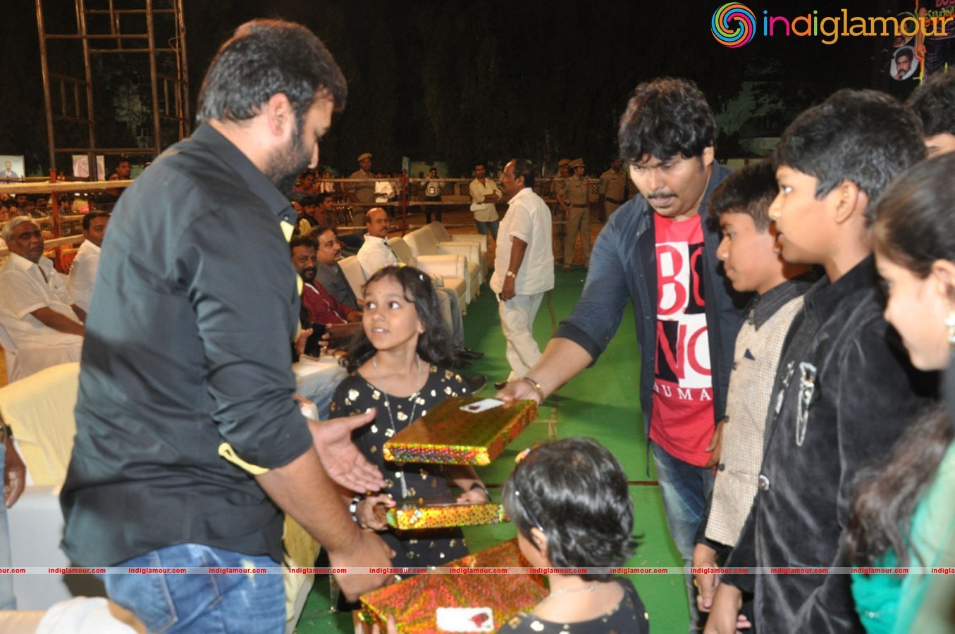 Raja Cheyyi Veste Movie Audio Event hd photo