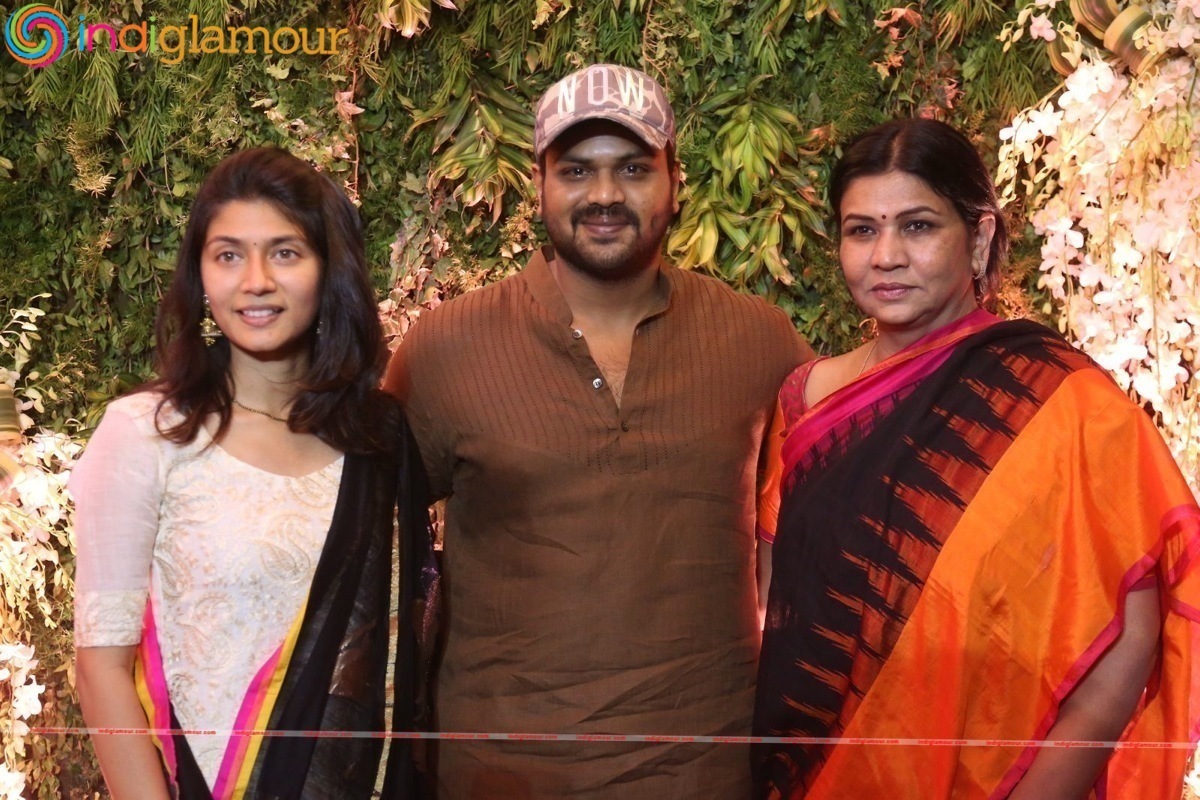 Chiranjeevi daughter Sreeja Reception Event hd photo