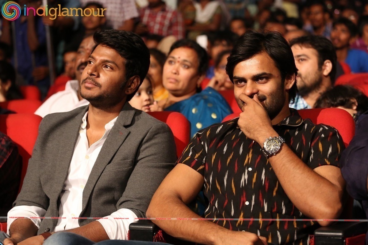 Okka Ammayi Thappa Audio Launch1 Event hd photo