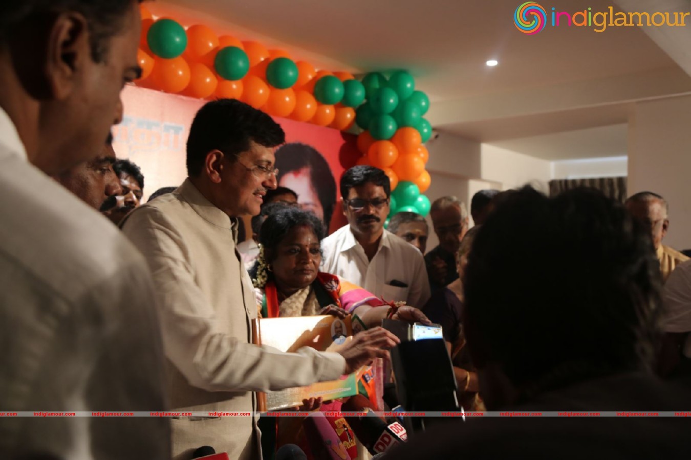 Powerstar Srinivasan campaign for BJP Candidates in Virugambakkam Event hd photo