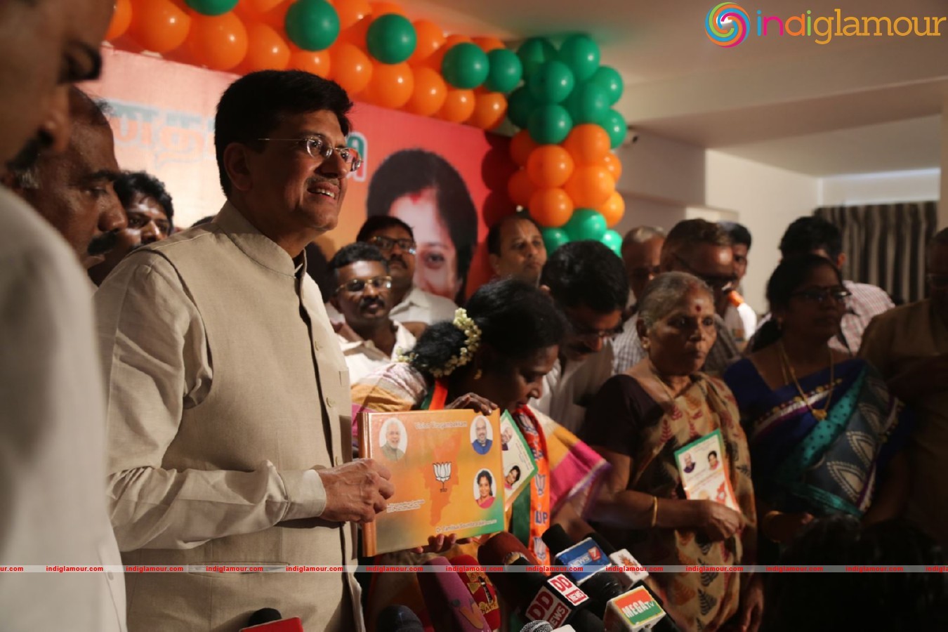Powerstar Srinivasan campaign for BJP Candidates in Virugambakkam Event hd photo