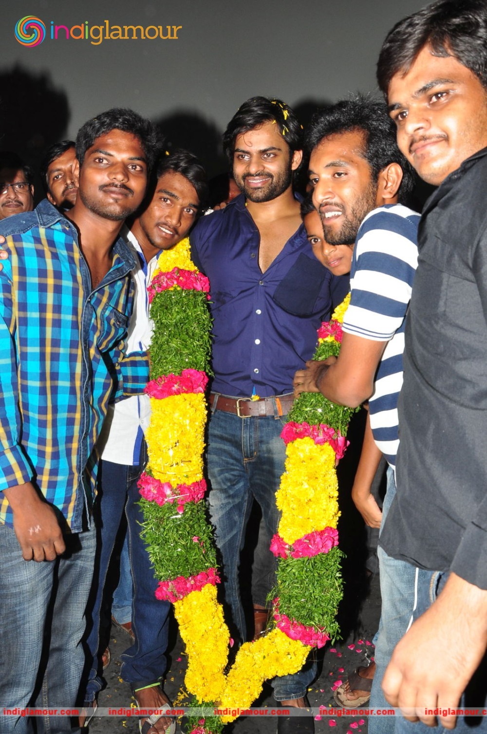 Supreme Movie Platinum Disc Function Event hd photo
