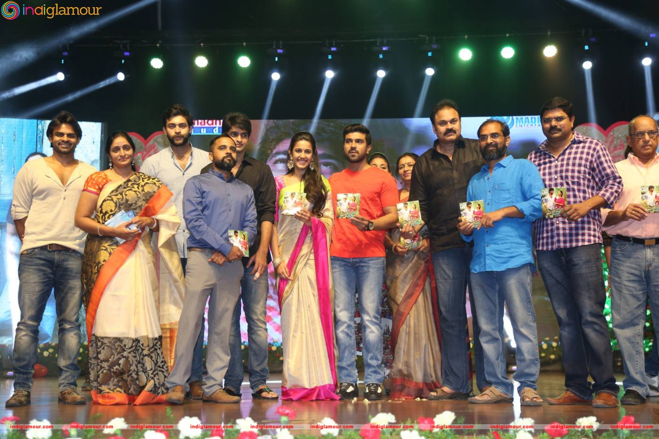 Oka Manasu Audio Launch Event hd photo