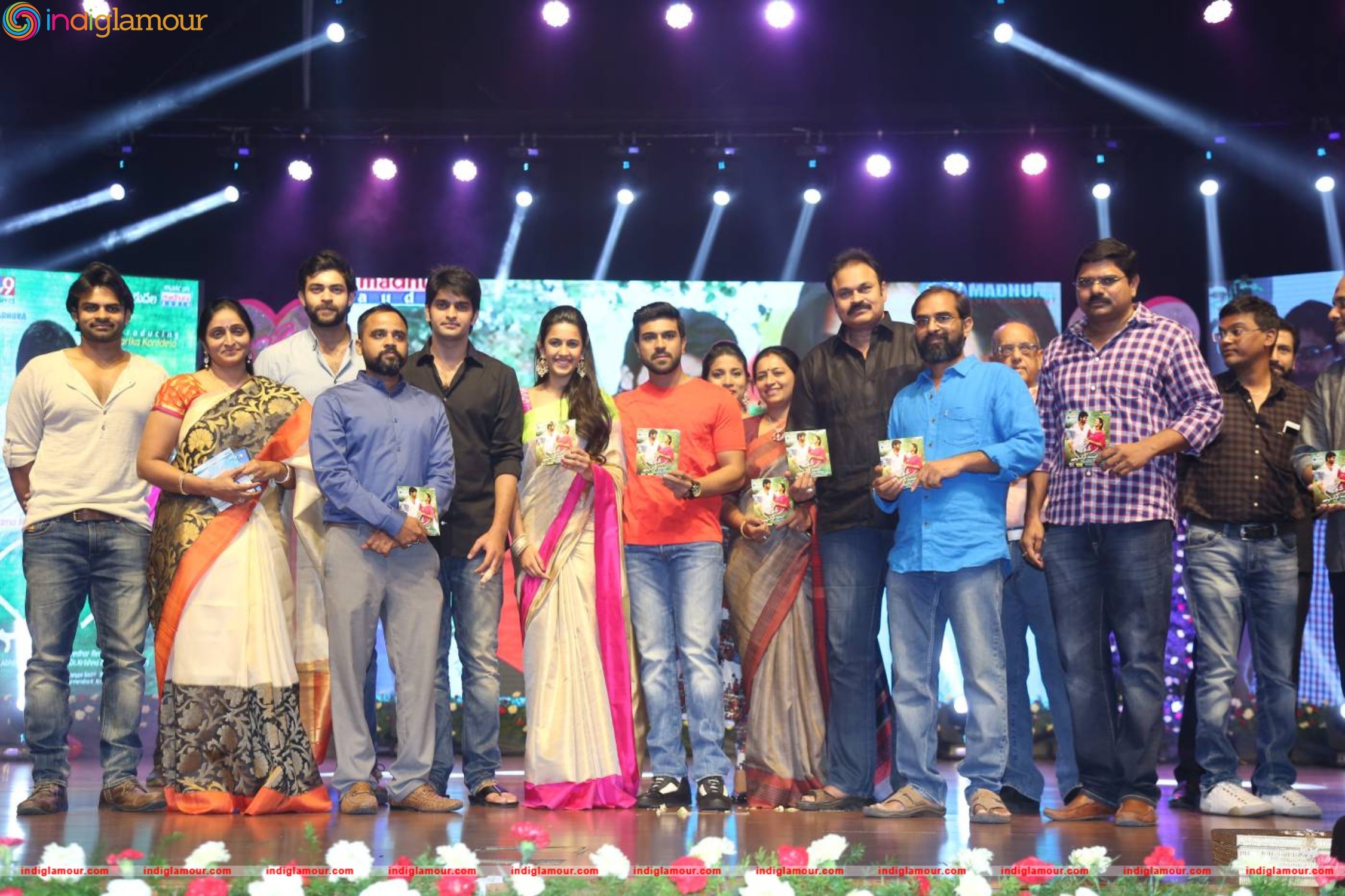 Oka Manasu Audio Launch Event hd photo