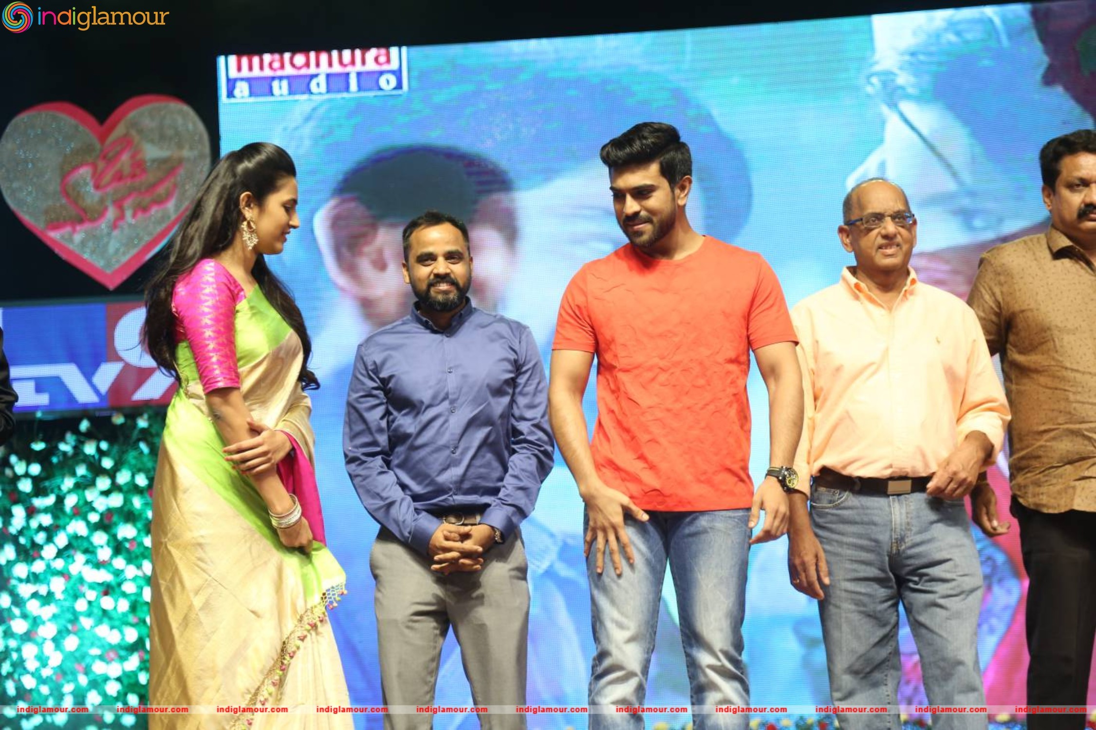 Oka Manasu Audio Launch Event hd photo