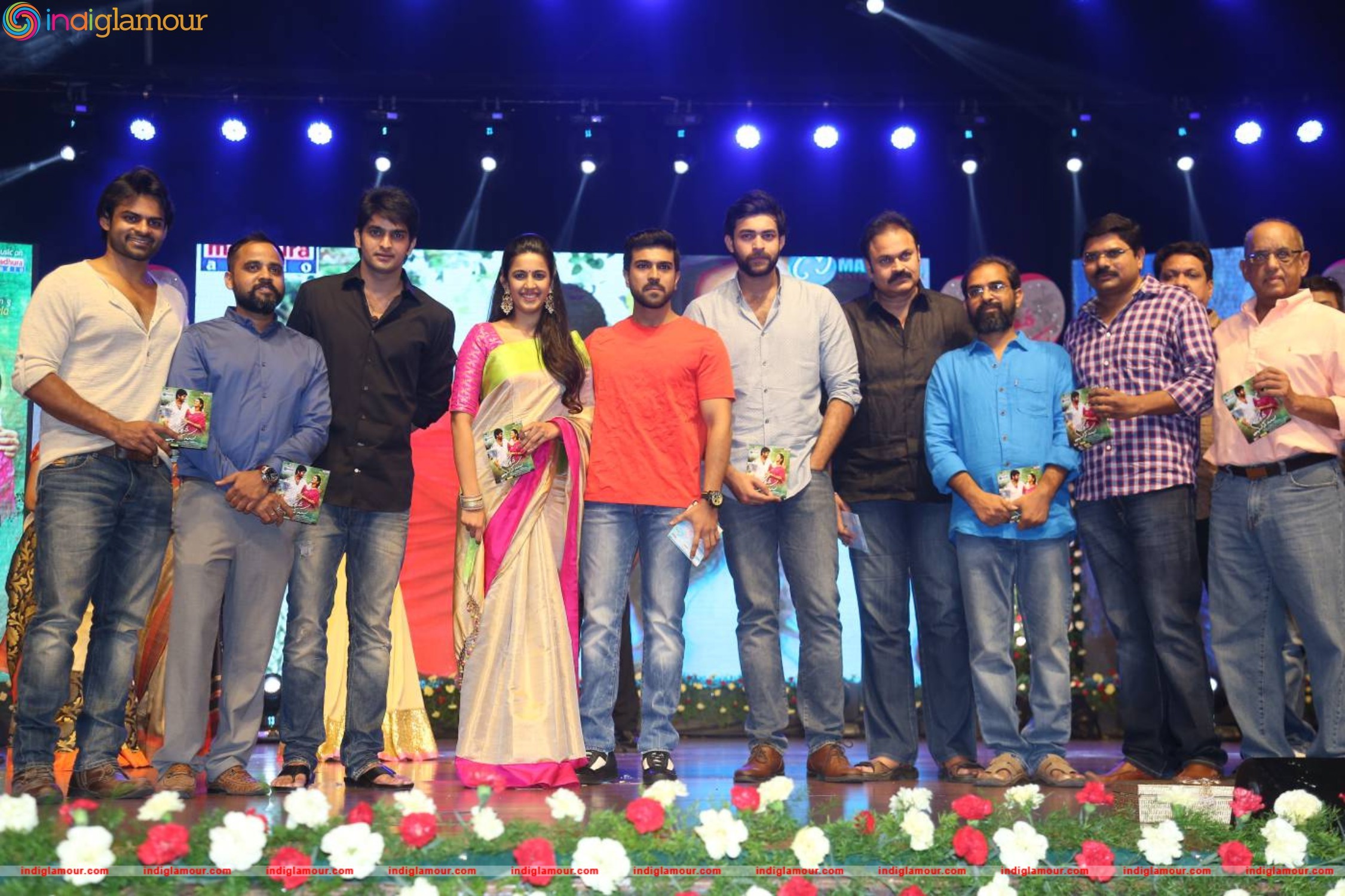 Oka Manasu Audio Launch Event hd photo