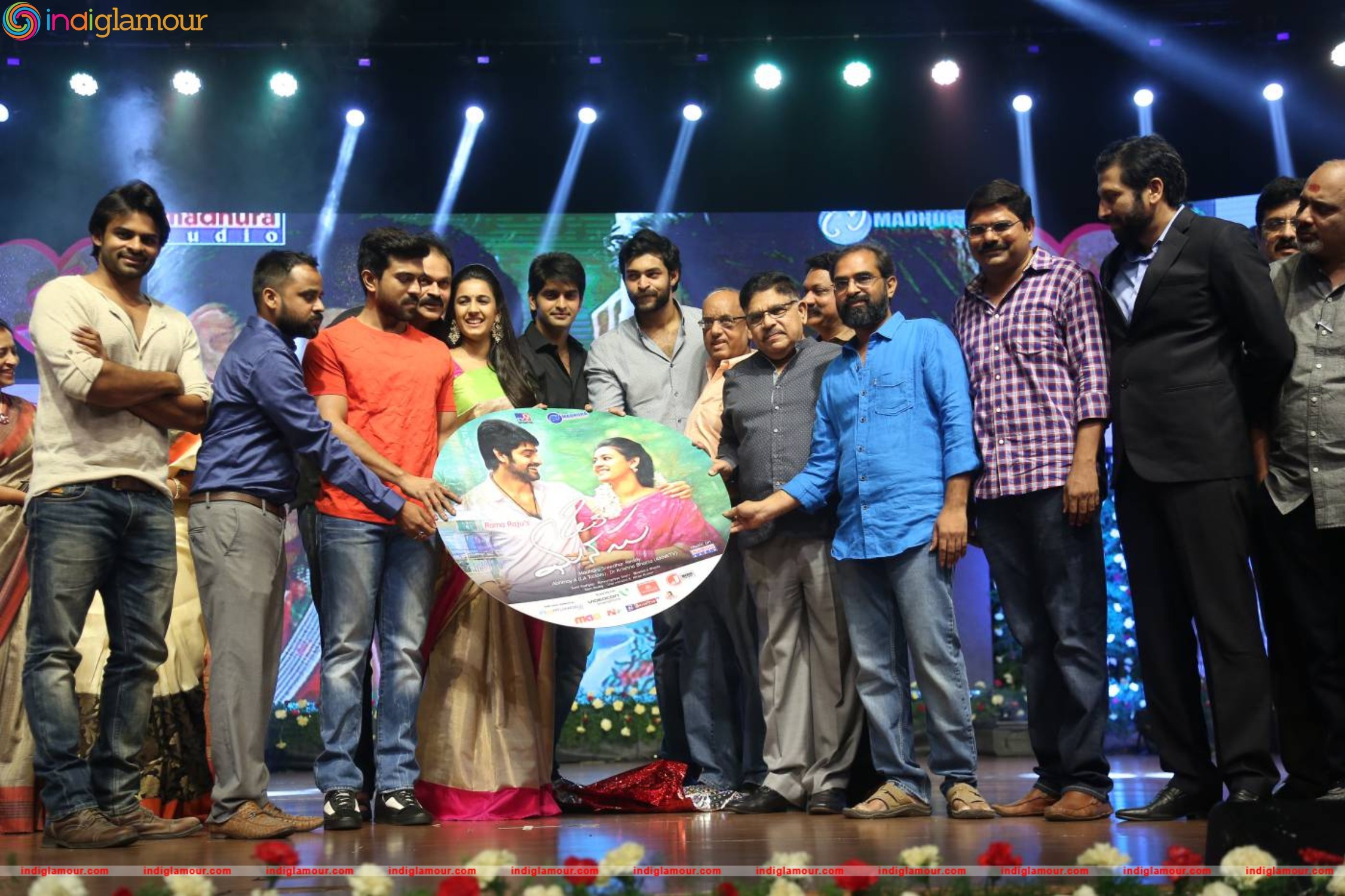 Oka Manasu Audio Launch Event hd photo