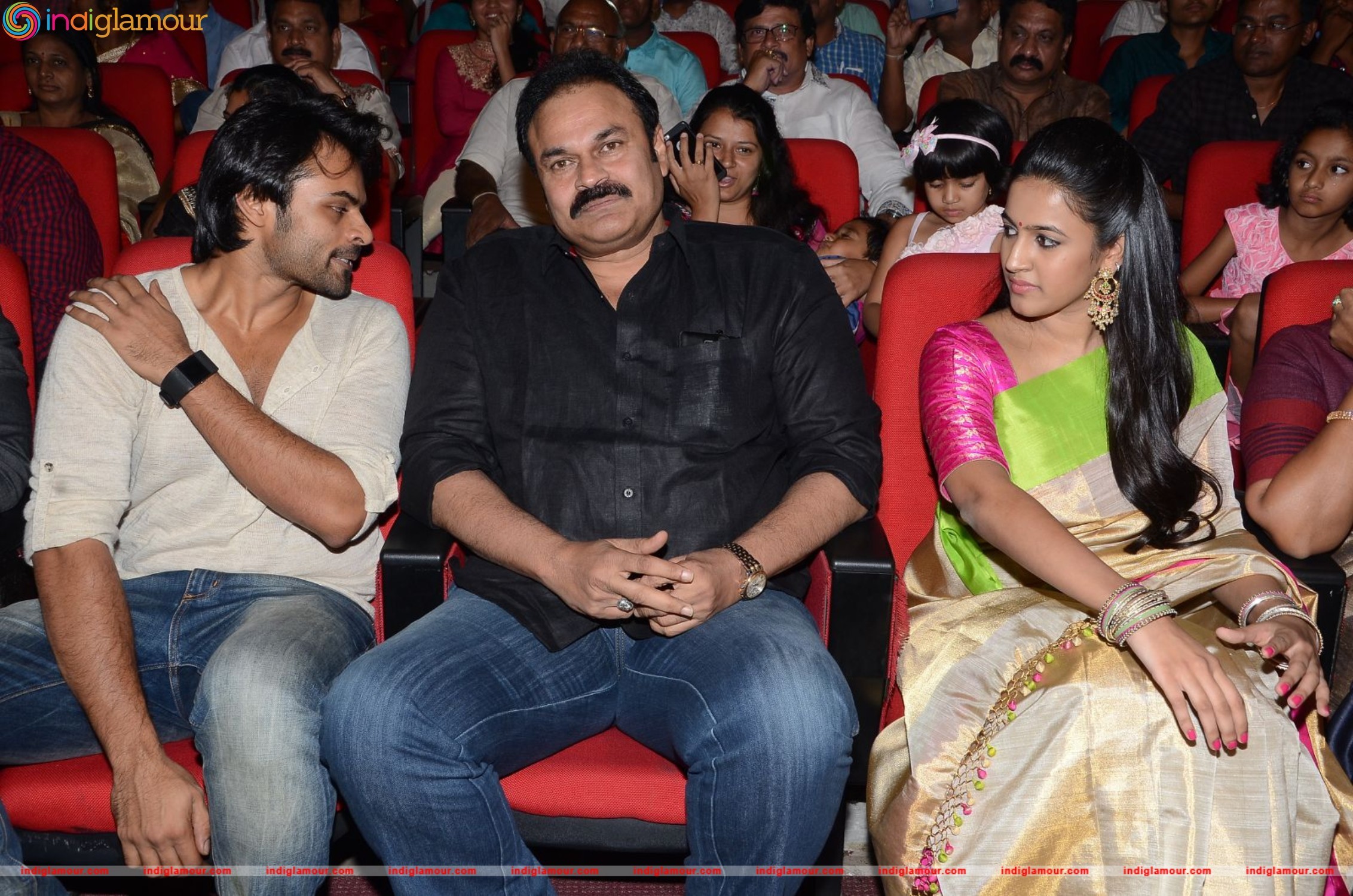 Oka Manasu Audio Launch Event hd photo