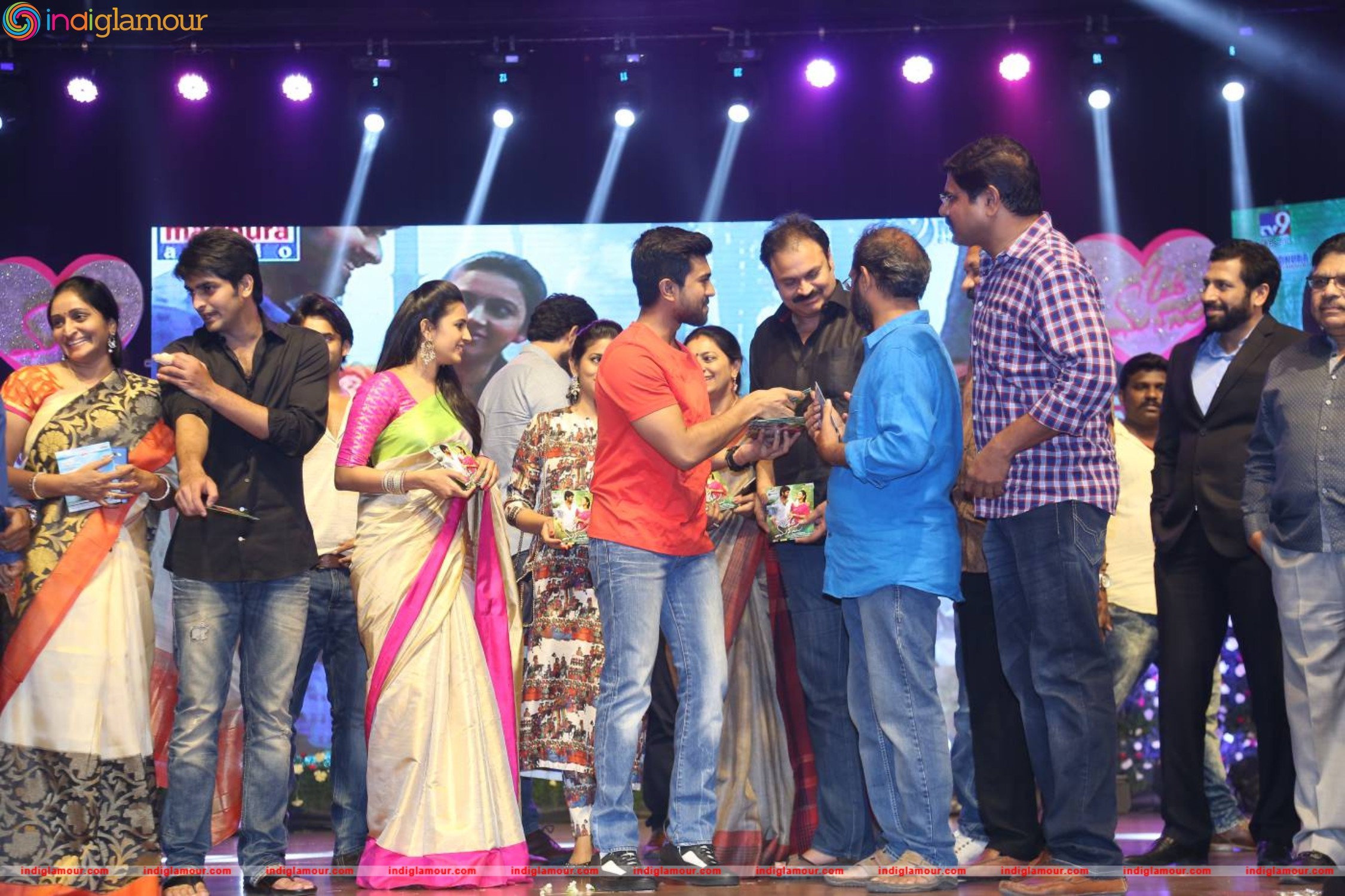 Oka Manasu Audio Launch Event hd photo