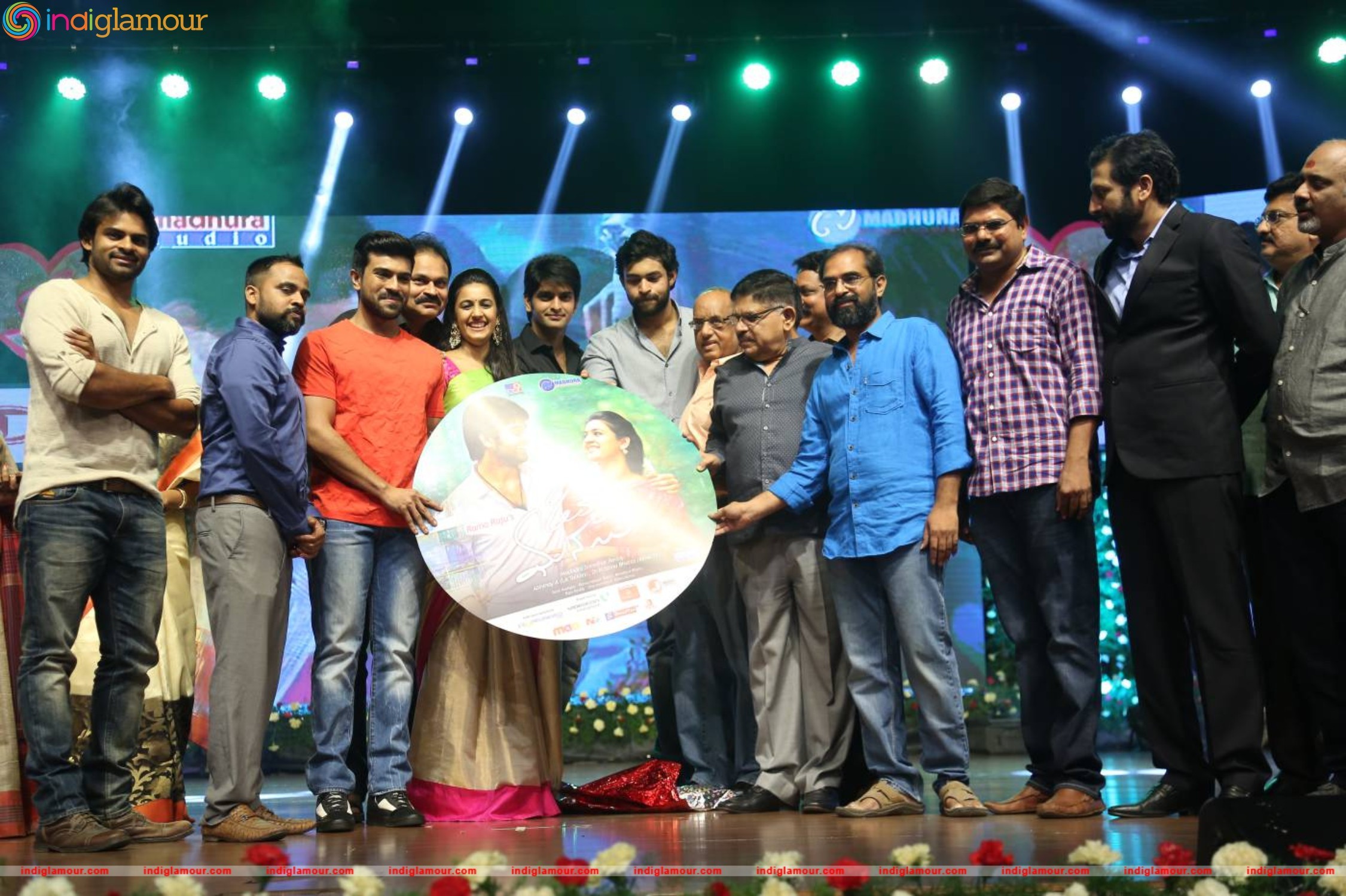 Oka Manasu Audio Launch Event hd photo